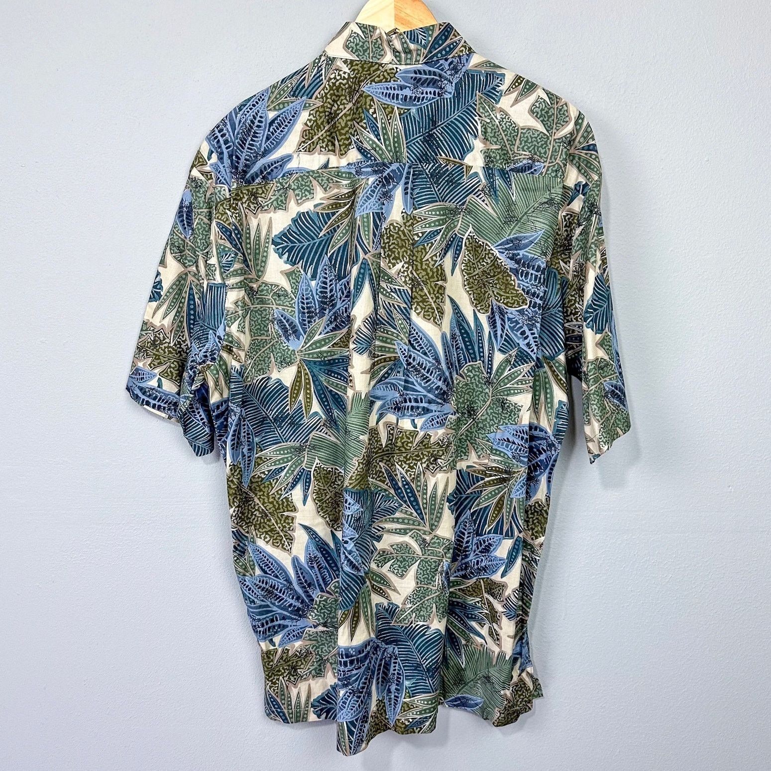 Tori Richard Vintage Tori Richard Cotton Lawn Hawaiian Print Shirt Size L Size US L / EU 52-54 / 3 - 6 Thumbnail