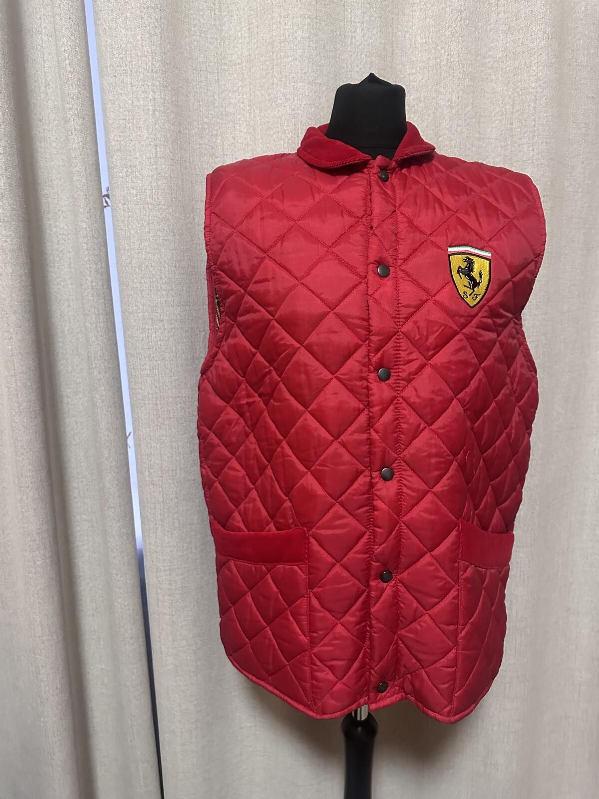 Ferrari Ferrari Vintage 1996 Formula 1 F1 Vest Red Quilted Size US L / EU 52-54 / 3 - 3 Thumbnail