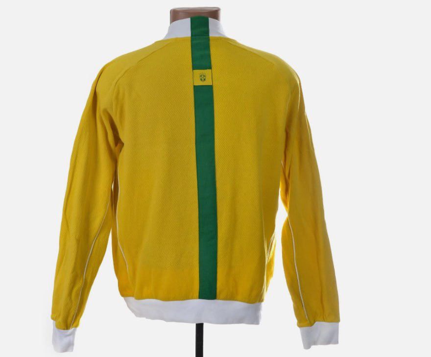 Vintage NIKE BRAZIL RONALDINHO #10 VINTAGE 00s TRACK FOOTBALL JACKET Size US L / EU 52-54 / 3 - 2 Thumbnail