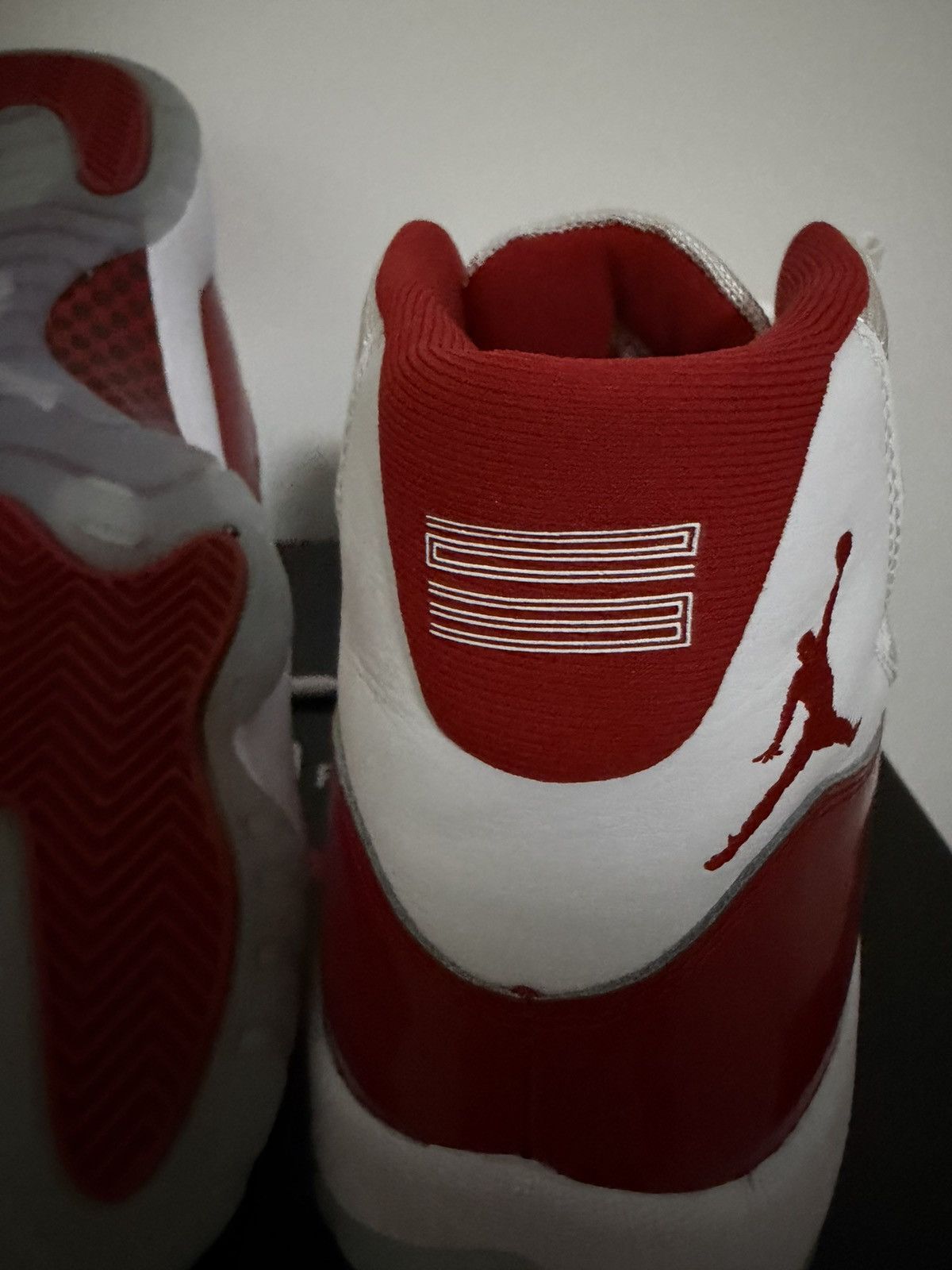 Jordan Brand Jordan 11 cherry Size US 9.5 / EU 42-43 - 6 Thumbnail