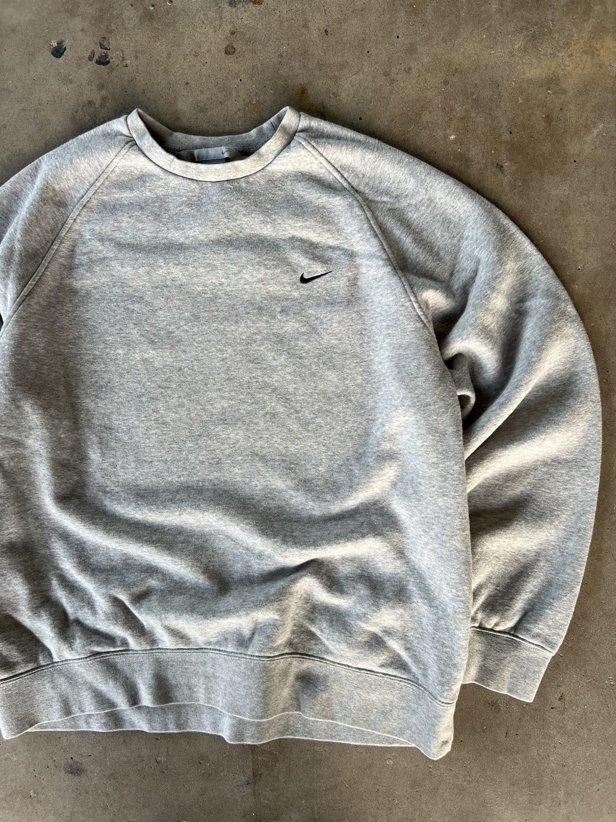 Nike Vintage Nike Silver Bar Grey Essential Sweatshirt Crewneck Size US XL / EU 56 / 4 - 1 Thumbnail