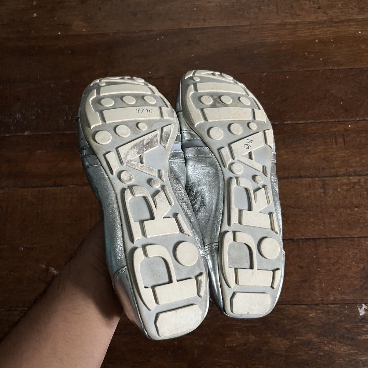 Prada Prada Sport Silver Leather Scrunch Lace Up Ballet Flats Size US 5 / IT 35 - 14 Thumbnail