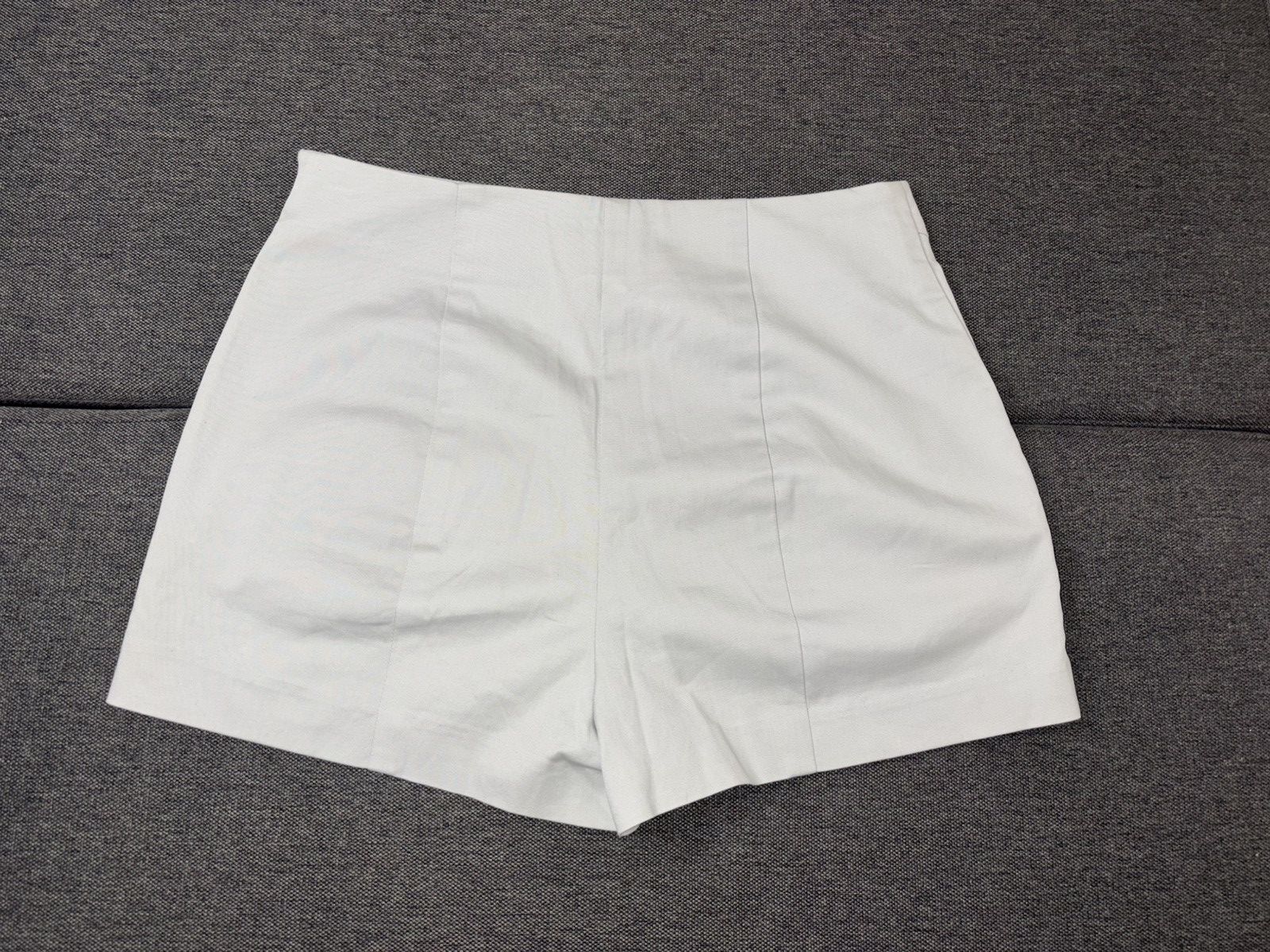 Bebe Bebe Classic Women’s Shorts Light Mist Size 0 VNDS Size 25" / US 0 / IT 36 - 7 Thumbnail