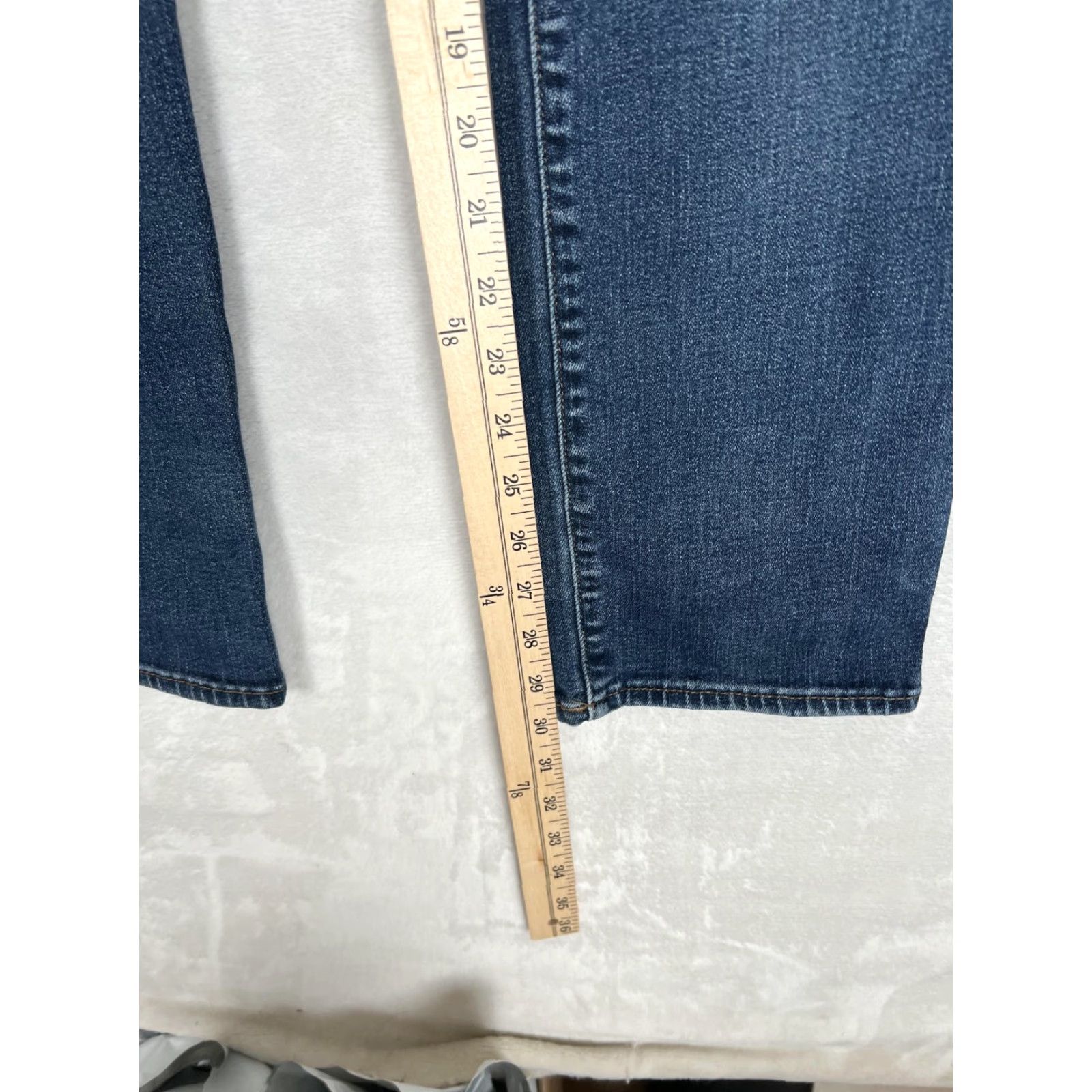 Lucky Brand Lucky Brand Sweet Straight Jeans Womens 4 Blue Medium Wash Stretch Denim Size 27" / US 4 / IT 40 - 5 Thumbnail