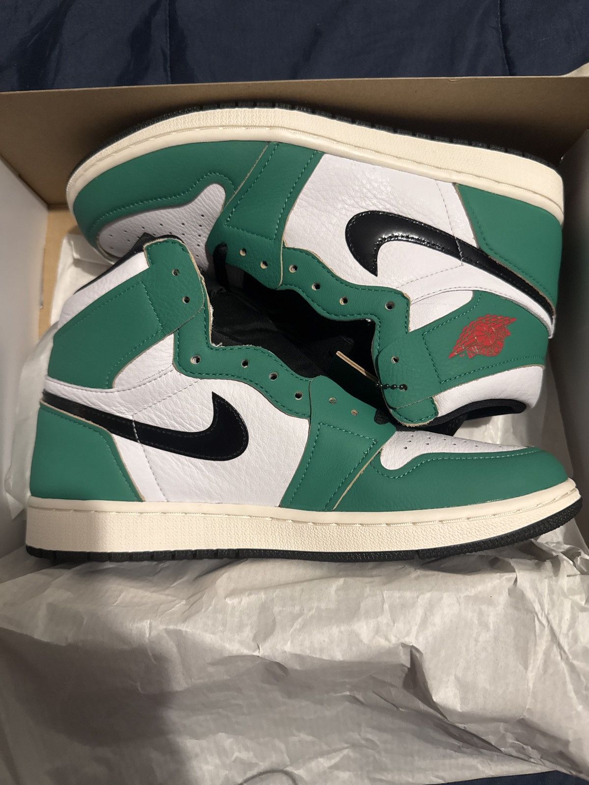 Jordan Brand Air Jordan 1 High OG Lucky Green Size US 10.5 / IT 40.5 - 1 Thumbnail