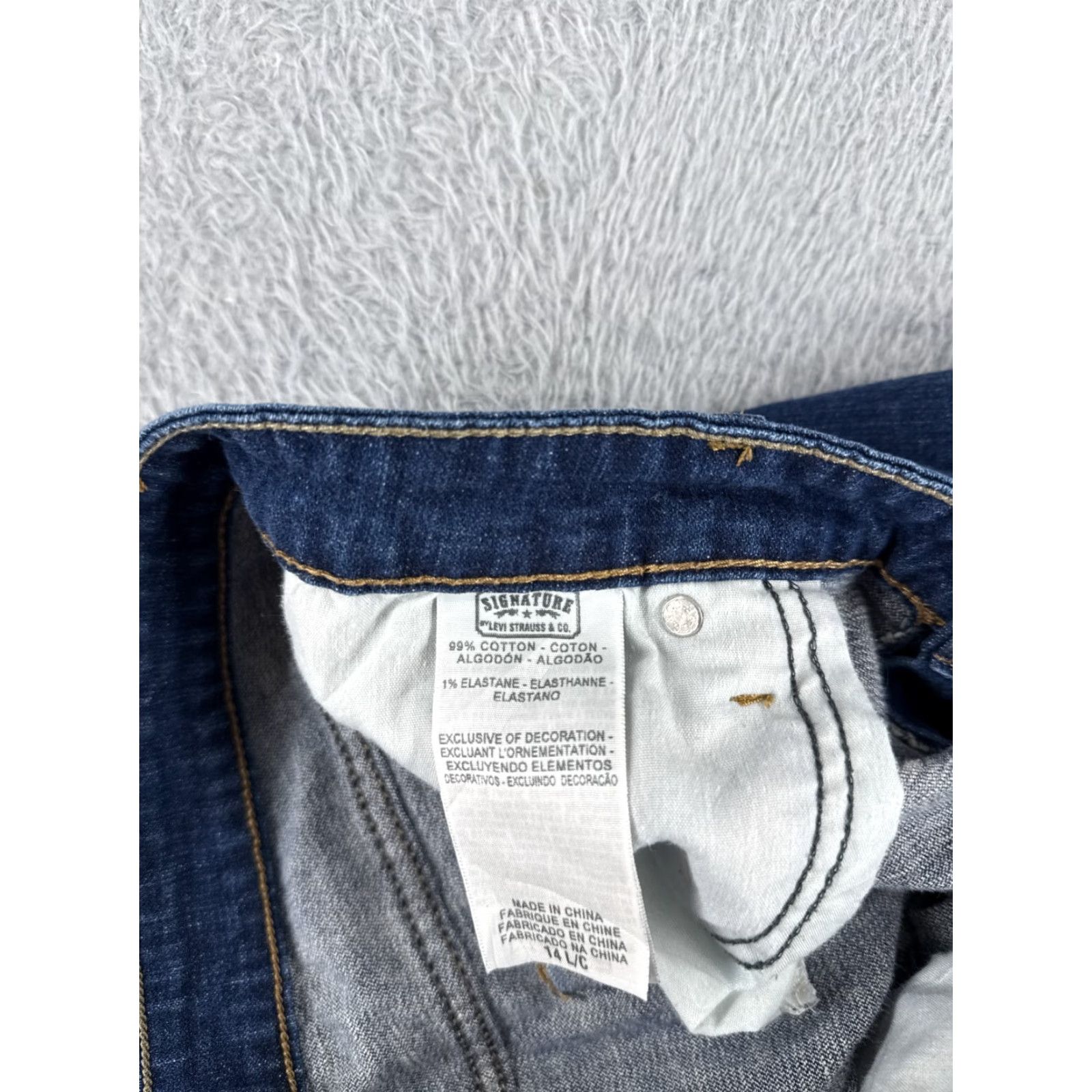 Levi's Levis Jeans Women 10 Blue Denim Bootcut Mid Rise Dark Wash 30x30 Cotton Pocket 5-Pocket Design Regular Stretch Denim Jeans Womens Size 32" / US 10 / IT 46 - 7 Thumbnail