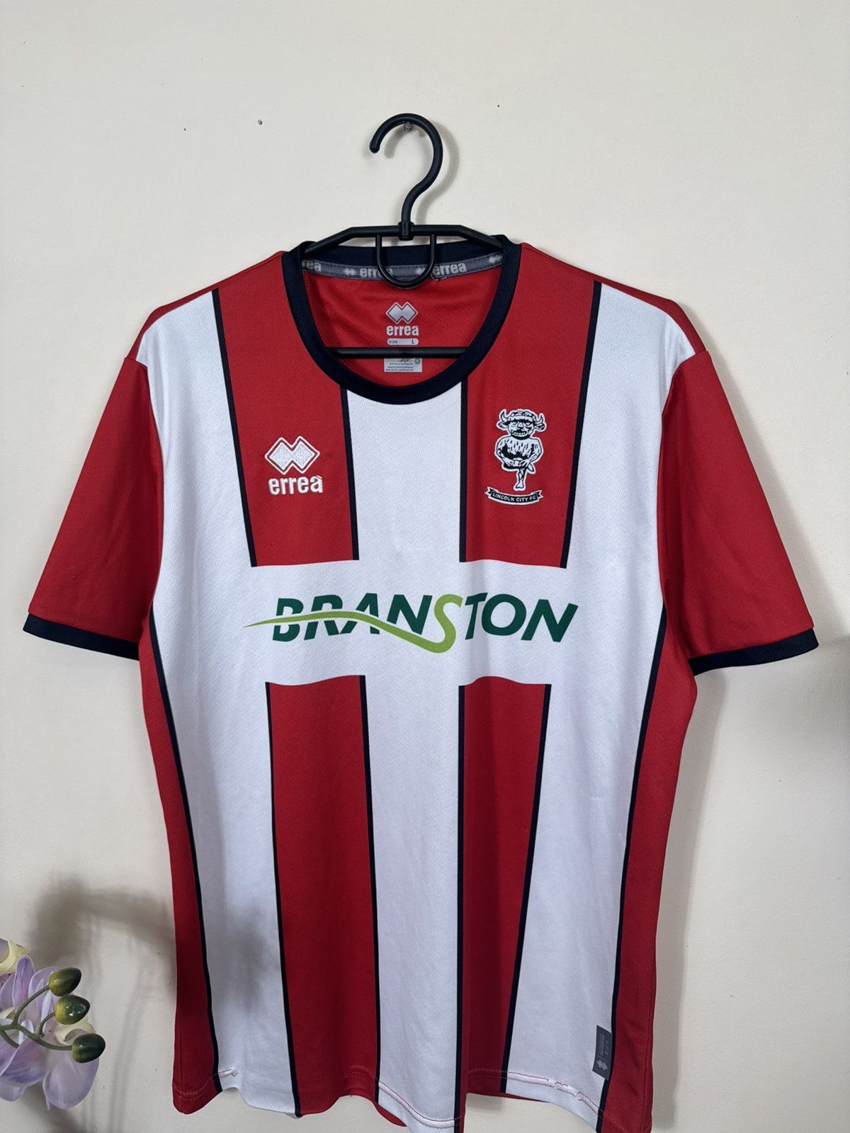 Errea Lincoln City Jersey Home Soccer football 2022-23 Errea L Size US L / EU 52-54 / 3 - 7 Thumbnail