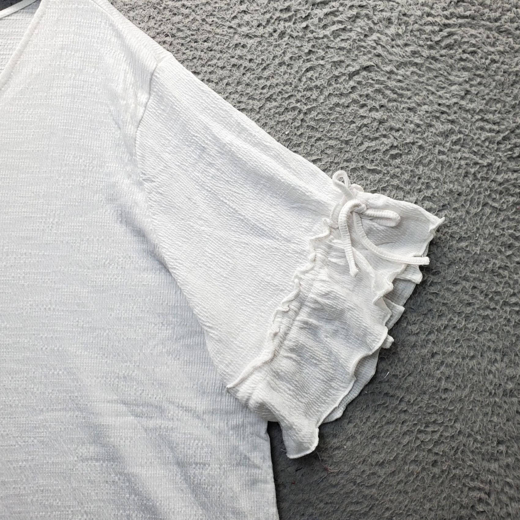 Avenue Avenue Blouse Top Womens 26/28 White V-Neck Ruffle Short Sleeve Pullover Size 4XL / US 24-26 - 3 Thumbnail