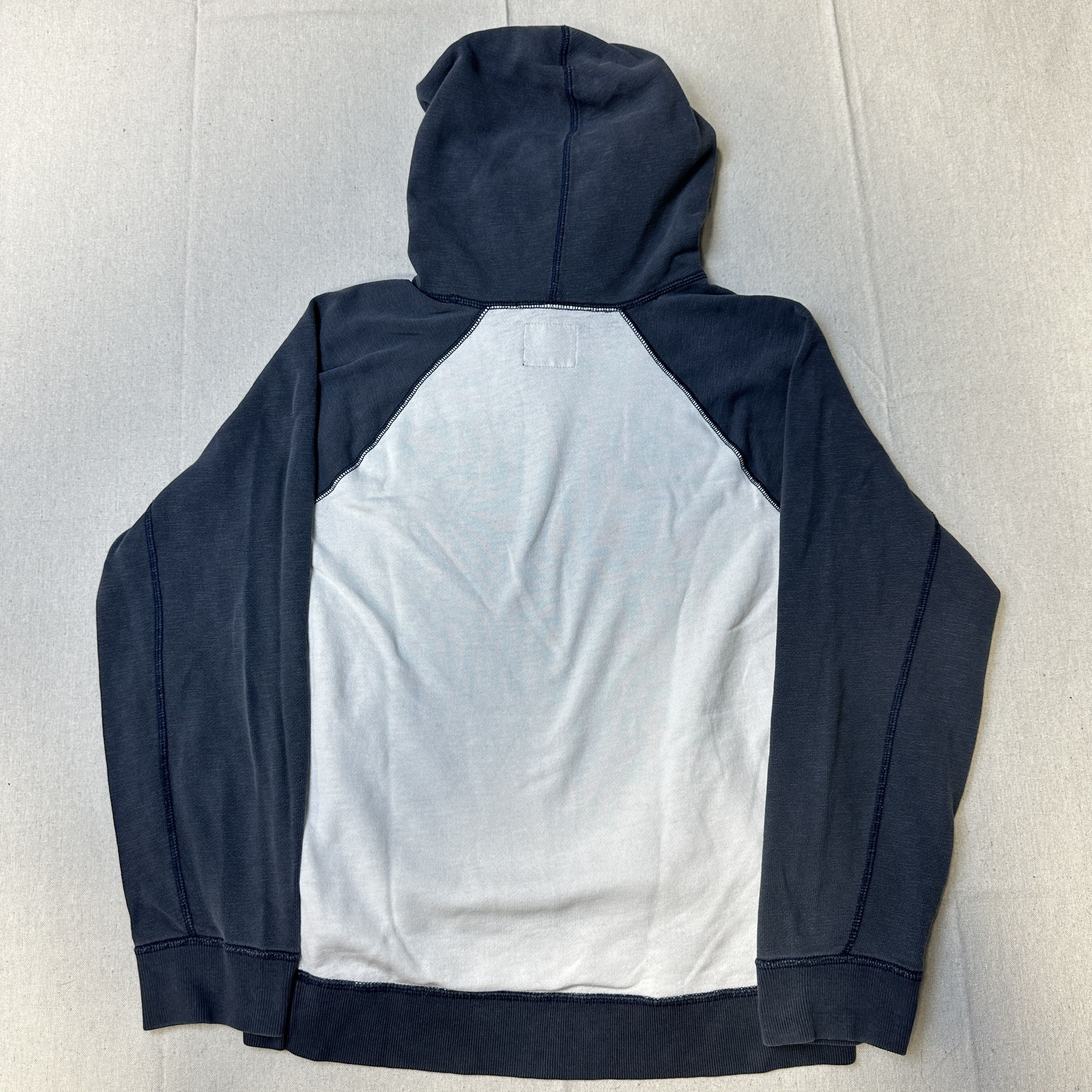 Abercrombie & Fitch Vintage Abercrombie & Fitch Two-Tone Pullover Hoodie Size Small Size US S / EU 44-46 / 1 - 8 Thumbnail