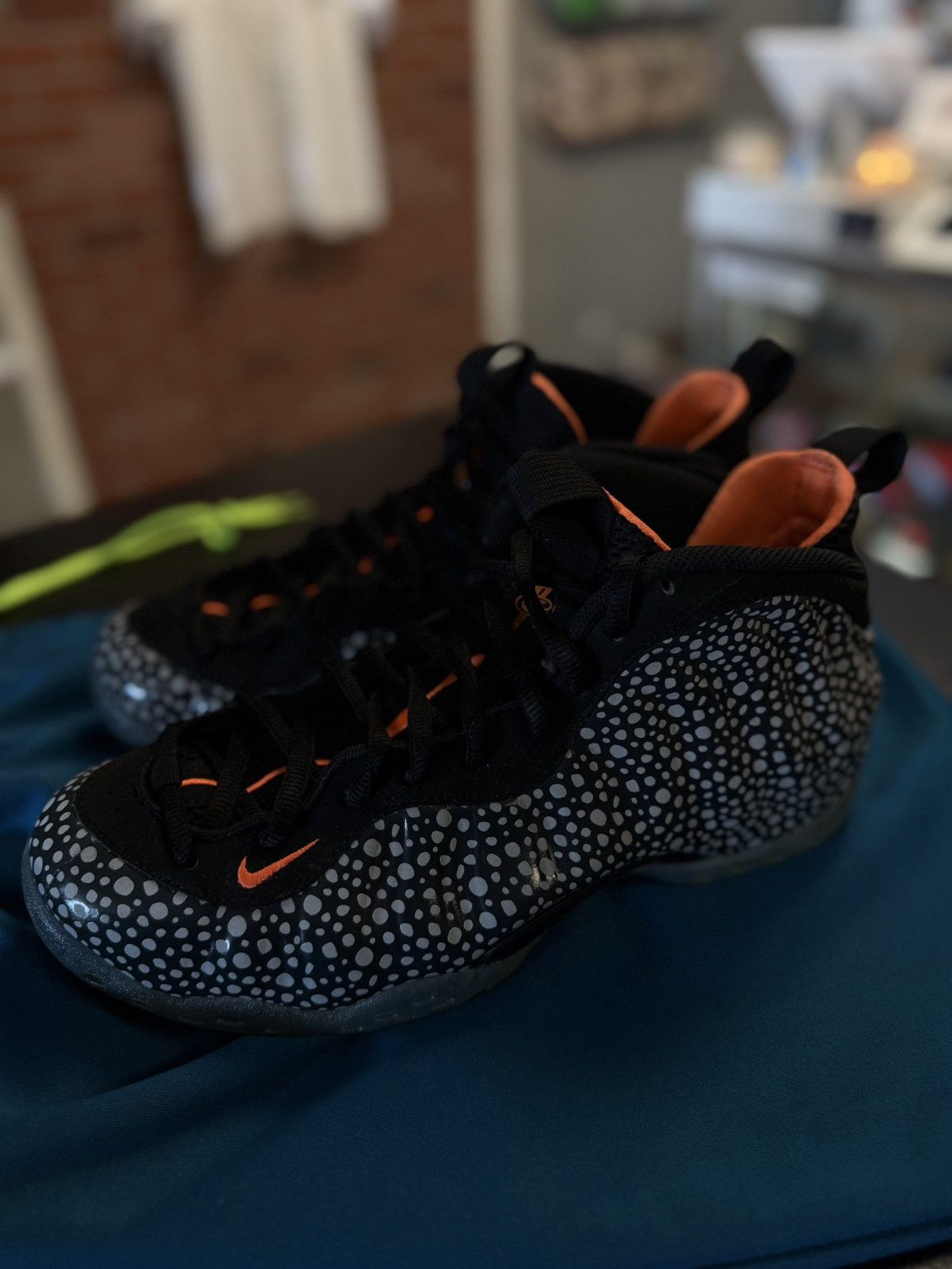 Nike Nike Foamposite Safari (2013) RARE Size 10 🧼 Size US 10 / EU 43 - 6 Thumbnail