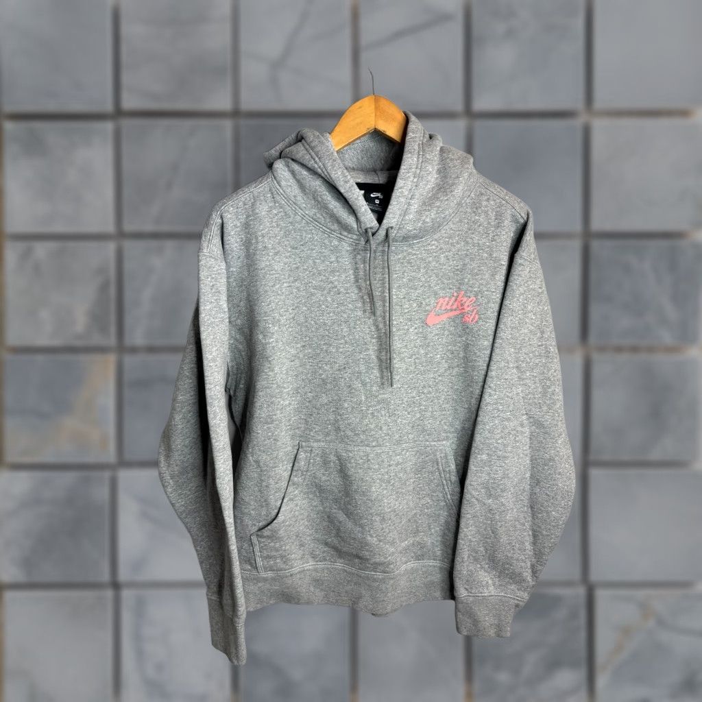 Nike Nike SB x Union Hoodie Pullover Gray CW5615-063 Men’s M Hoodie Clothing Pullover Nike Sportswear 90s Outdoor Sportsmen Mens Size US M / EU 48-50 / 2 - 1 Thumbnail