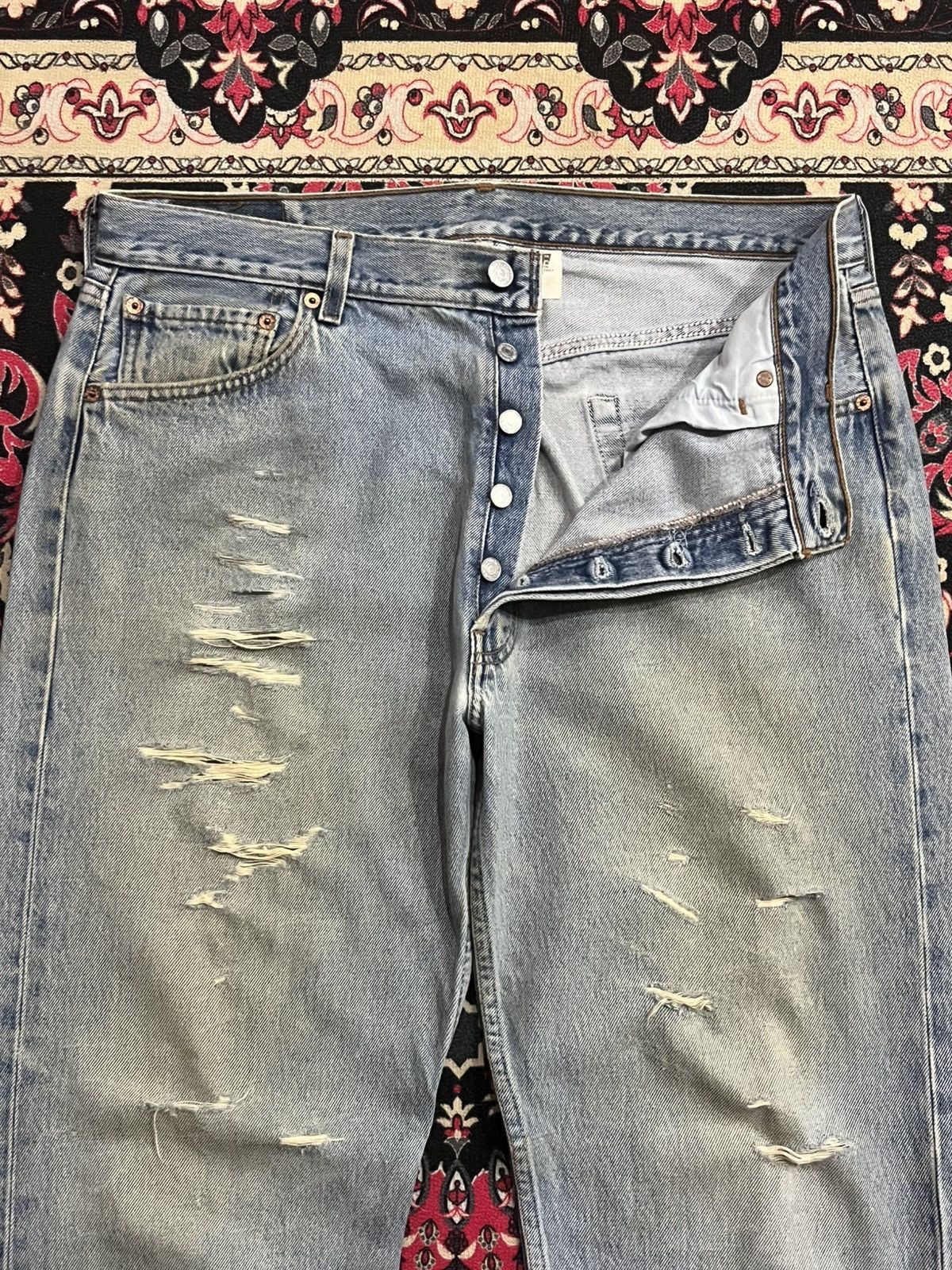 Levi's Vintage 90s Levi’s 501 Buttonfly Light Blue Washed Rip Jeans Size US 36 / EU 52 - 5 Thumbnail