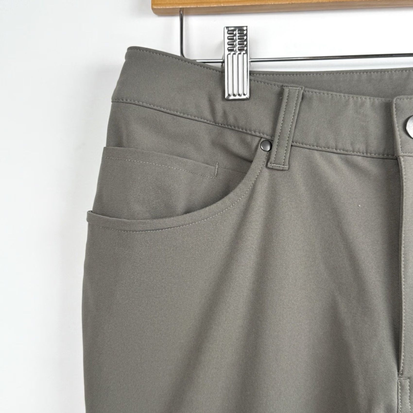 Lululemon VINTAGE? No. Lululemon ABC Pants Men 31 5-Pocket Classic Warpstreme Gray Shirt? Size US 31 - 5 Thumbnail