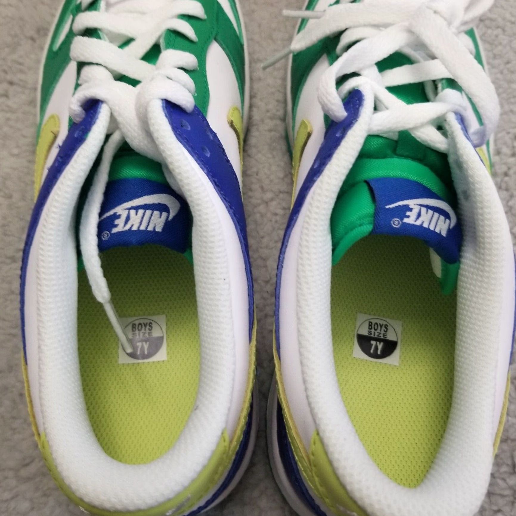 Nike Nike Dunk Low Stadium Green 7Y Athletic Sneaker Sports Mens FN6973-100 NEW Size US 7 / EU 40 - 7 Thumbnail
