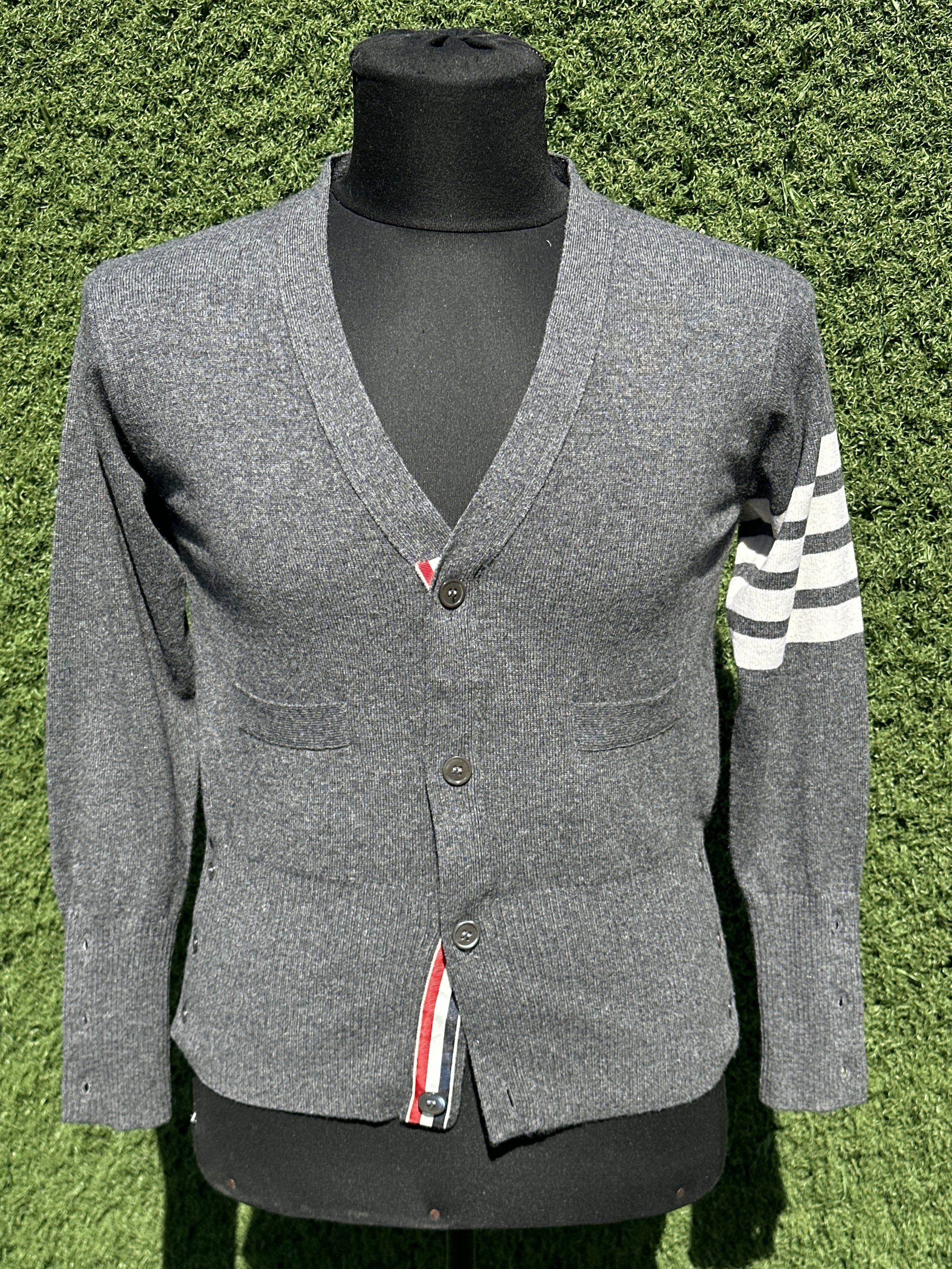 Thom Browne Thom Browne 4-Bar Cardigan Size 3 Gray Cashmere Slim Size US L / EU 52-54 / 3 - 1 Preview