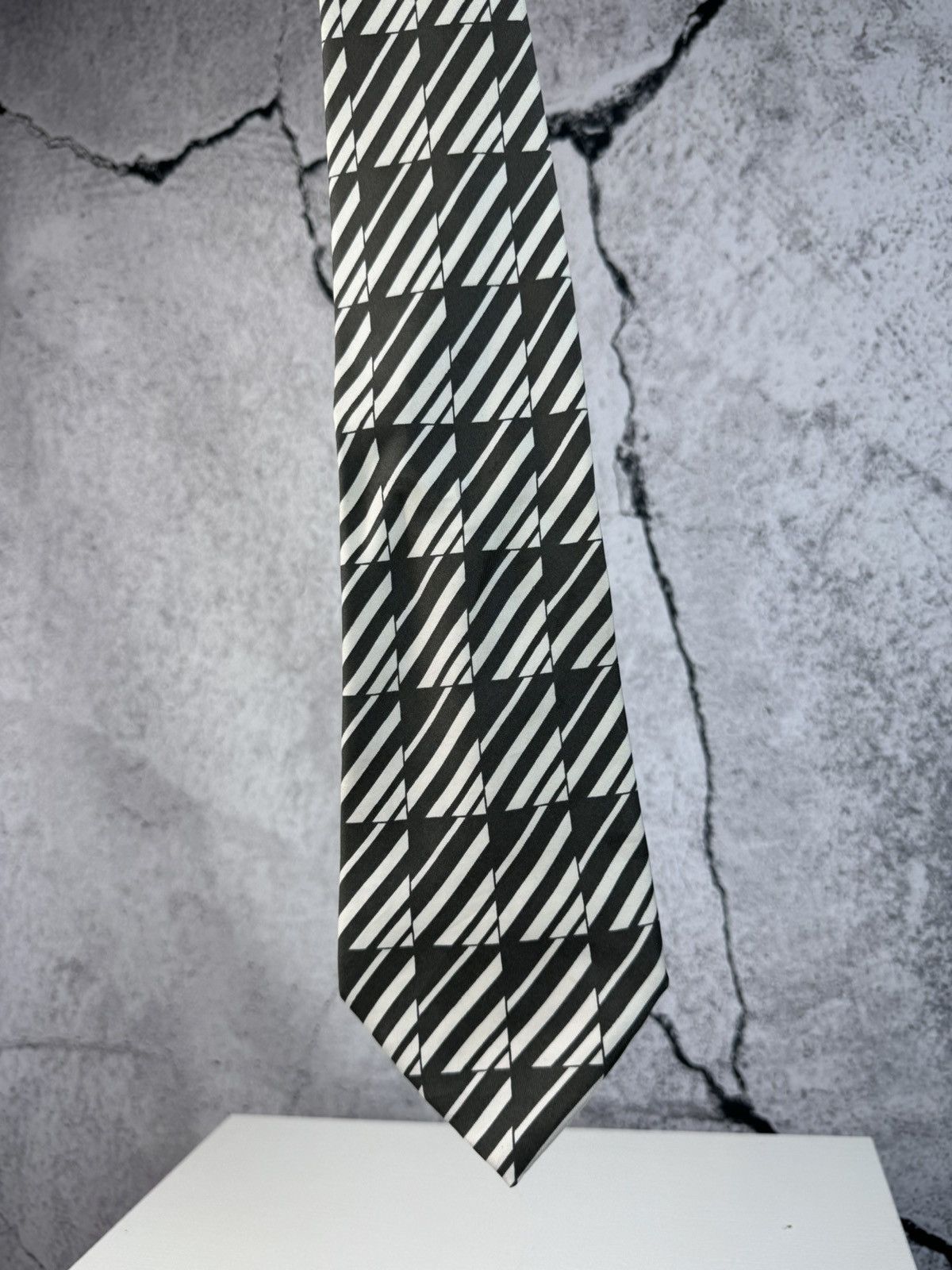 Hermes Hermes Paris Tie 100% Silk Size ONE SIZE - 1 Thumbnail
