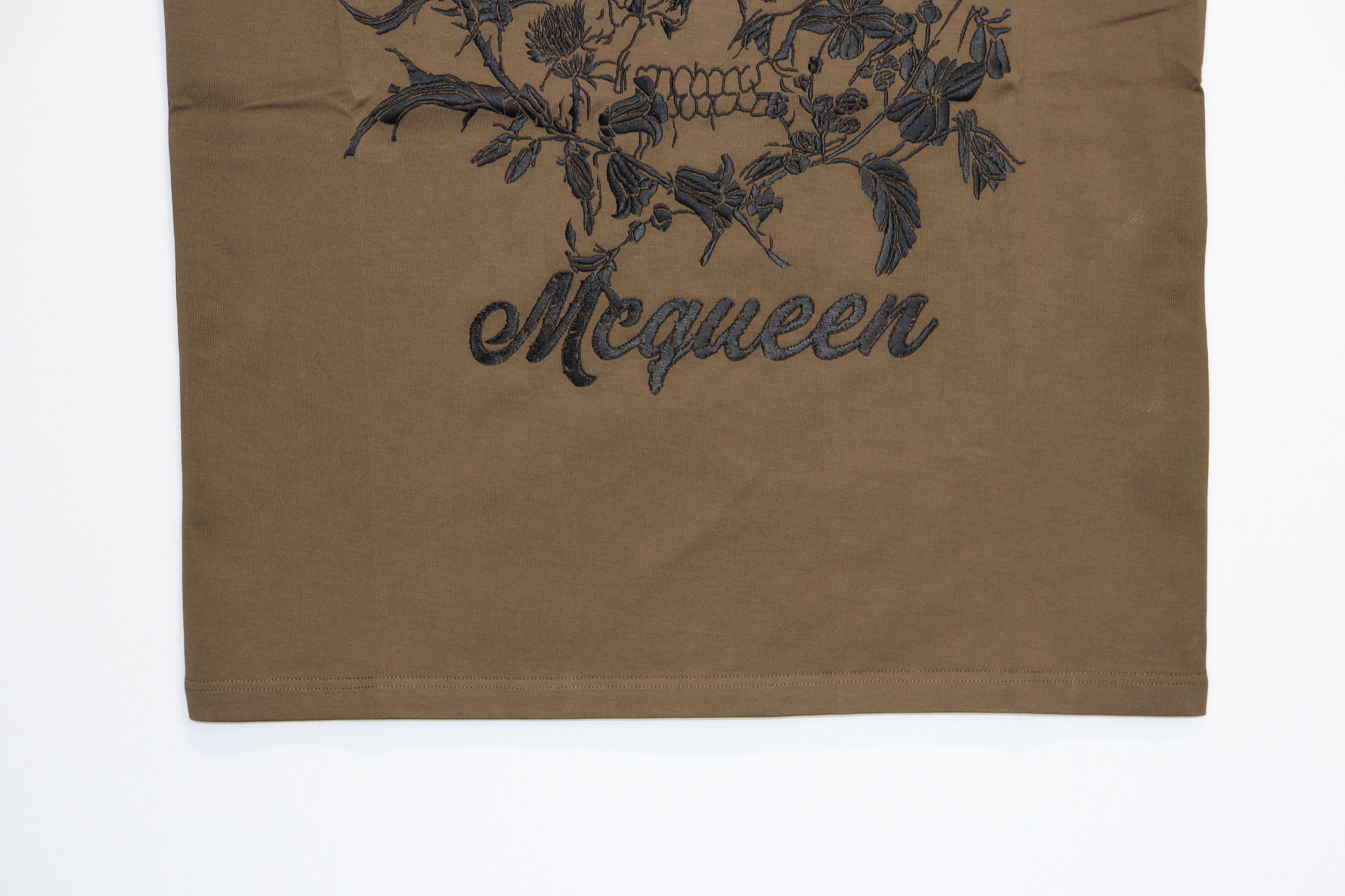 Alexander McQueen o1rshd1 T-Shirt in Brown Size US M / EU 48-50 / 2 - 5 Thumbnail