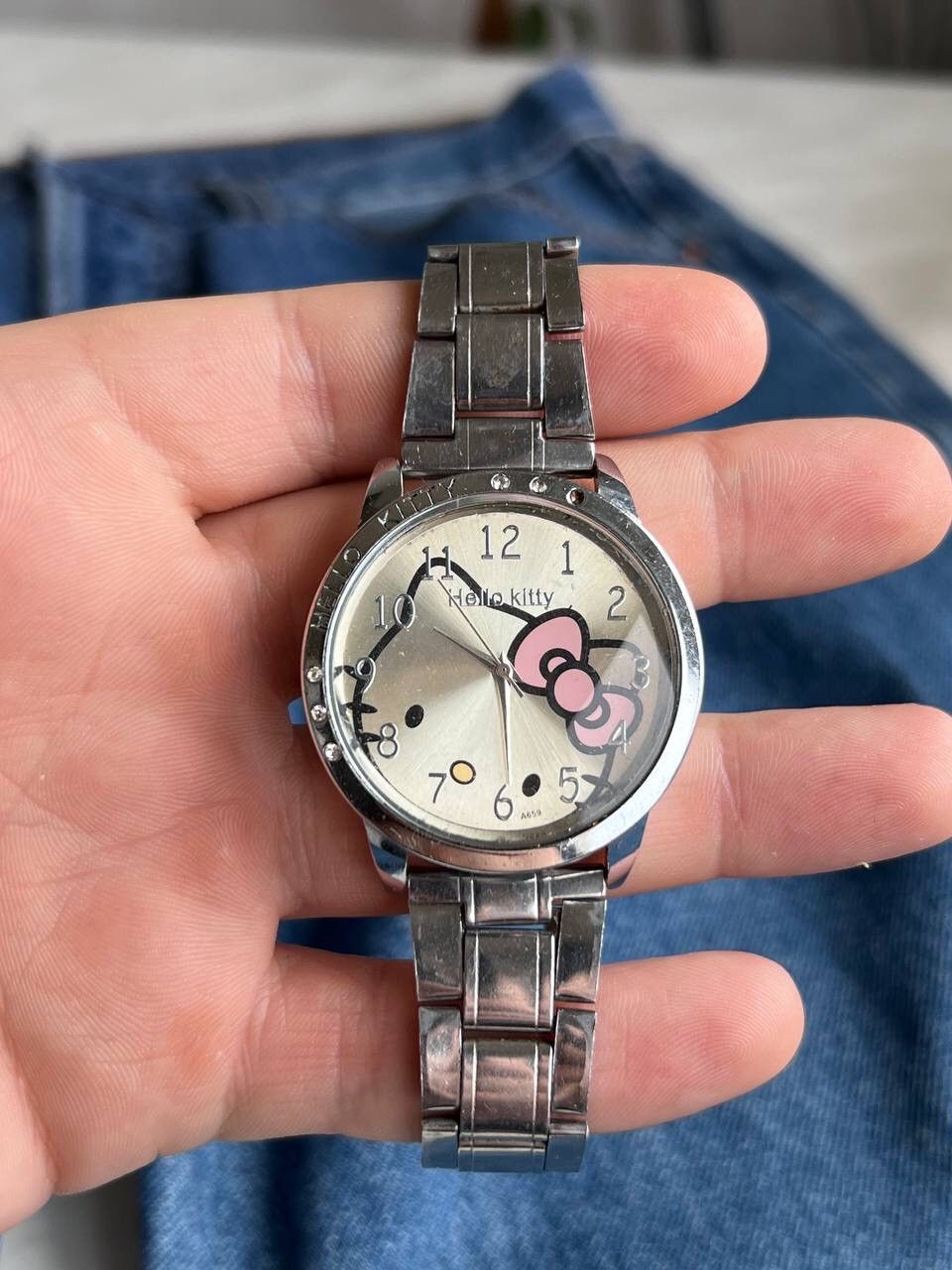 Japanese Brand × Vintage Vintage Japanese style Hello Kitty Watch Futuristic Steel Size ONE SIZE - 1 Thumbnail
