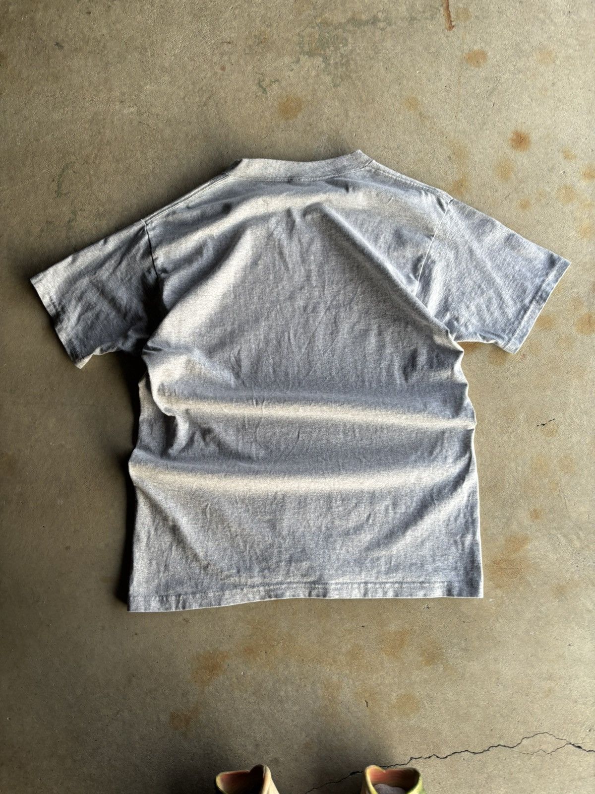 Keith Haring Vintage 90s Keith Haring Coming Out Day LGBT Grey Faded Tee Size US L / EU 52-54 / 3 - 2 Thumbnail