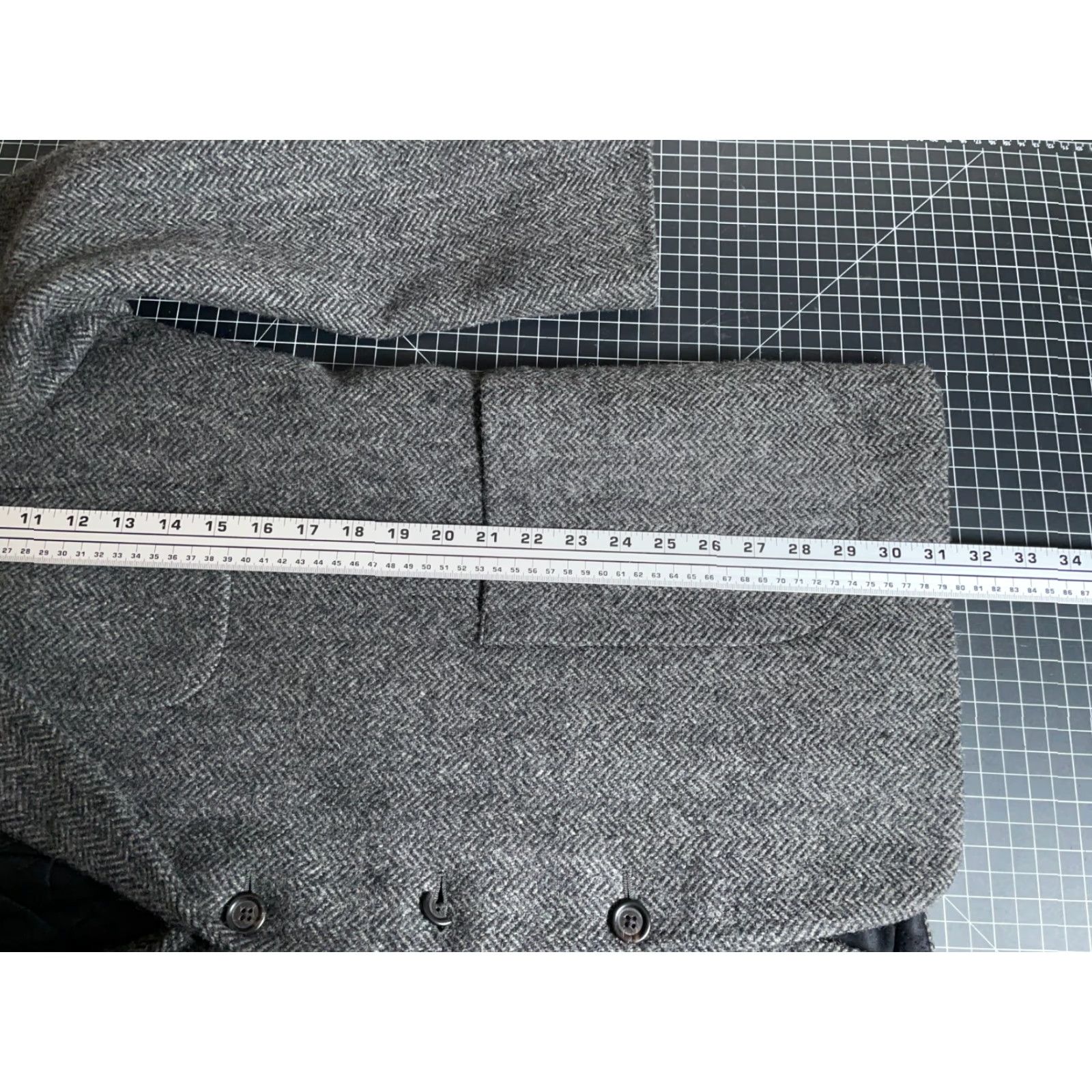 Vintage VINTAGE L.L. Bean Blazer Wool Gray 44 Regular Three-Button Notch Lapel USA Made Thinsulate Jacket Size 44R - 6 Thumbnail