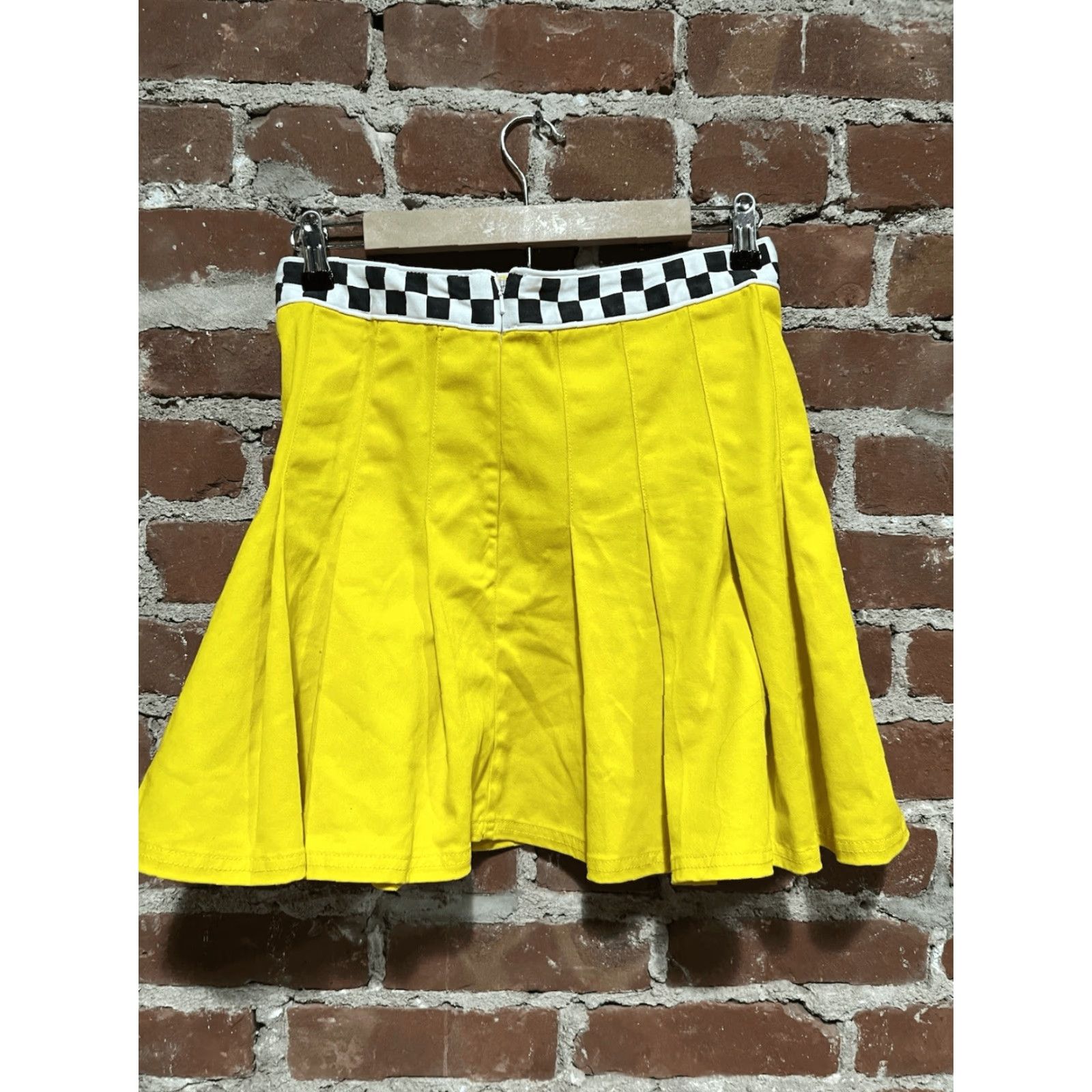 Vans VANS TIERRA WHACK PLEATED SKIRT Womens Size 28 Yellow Skirt Short Pleated Size 28" / US 6 / IT 42 - 2 Thumbnail