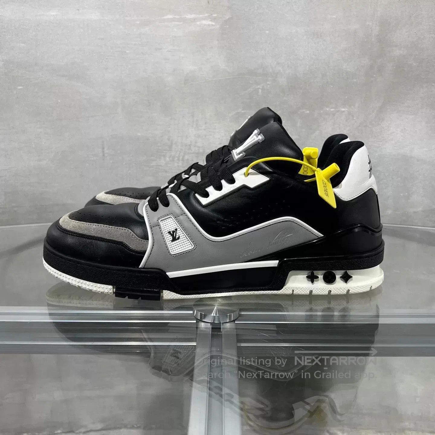 Louis Vuitton Black Low-Top Sneakers Size 10.5. Size US 10.5 / EU 43-44 - 3 Thumbnail