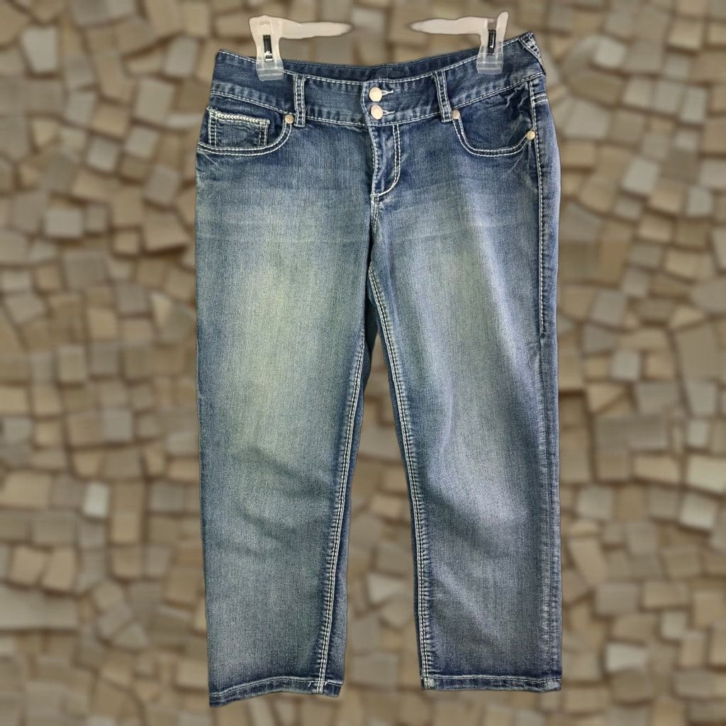 Vintage Maurices Jeans Womens 5/6 Mid Rise Crop Medium Wash Blue Denim Distressed No Regular Fit Cotton Size 28" / US 6 / IT 42 - 1 Thumbnail