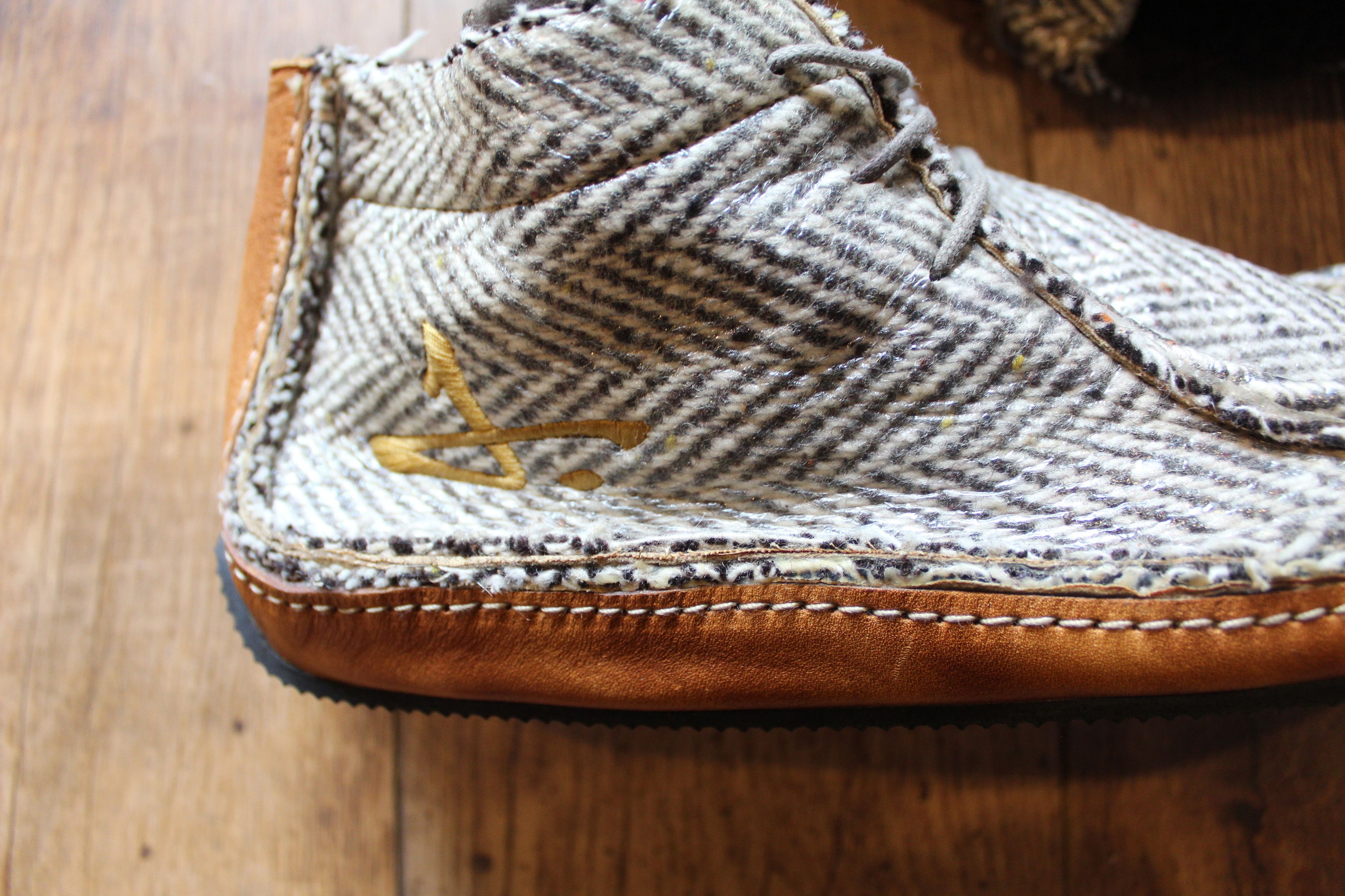 J Shoes ROLL” Chukka – Limited Edition Tweed + Cellophane Finish Size US 11 / EU 44 - 4 Thumbnail