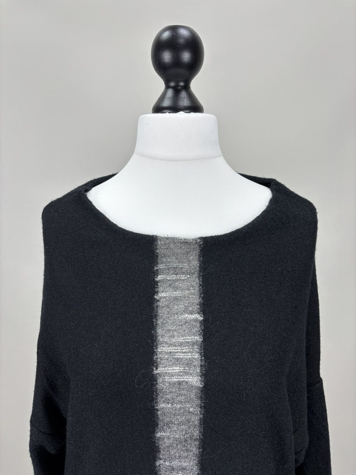 Sarah Pacini Womens sweater Sarah Pacini Size One Size Color Black Size ONE SIZE - 3 Thumbnail