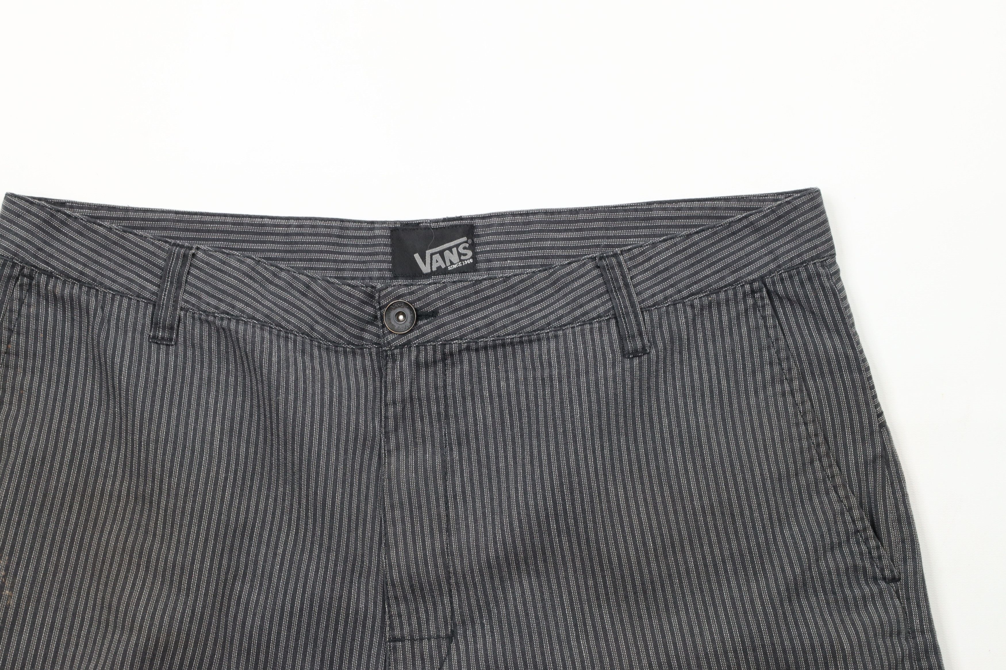 Vans × Vintage Vintage Vans Skateboarding Out Striped Loose Fit Shorts Gray Size US 38 / EU 54 - 2 Thumbnail