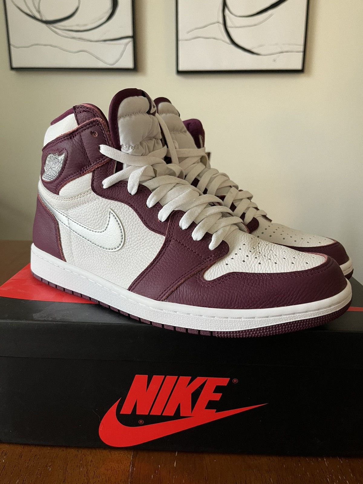 Jordan Brand × Nike Air Jordan 1 Bordeaux Size US 10.5 / EU 43-44 - 1 Thumbnail