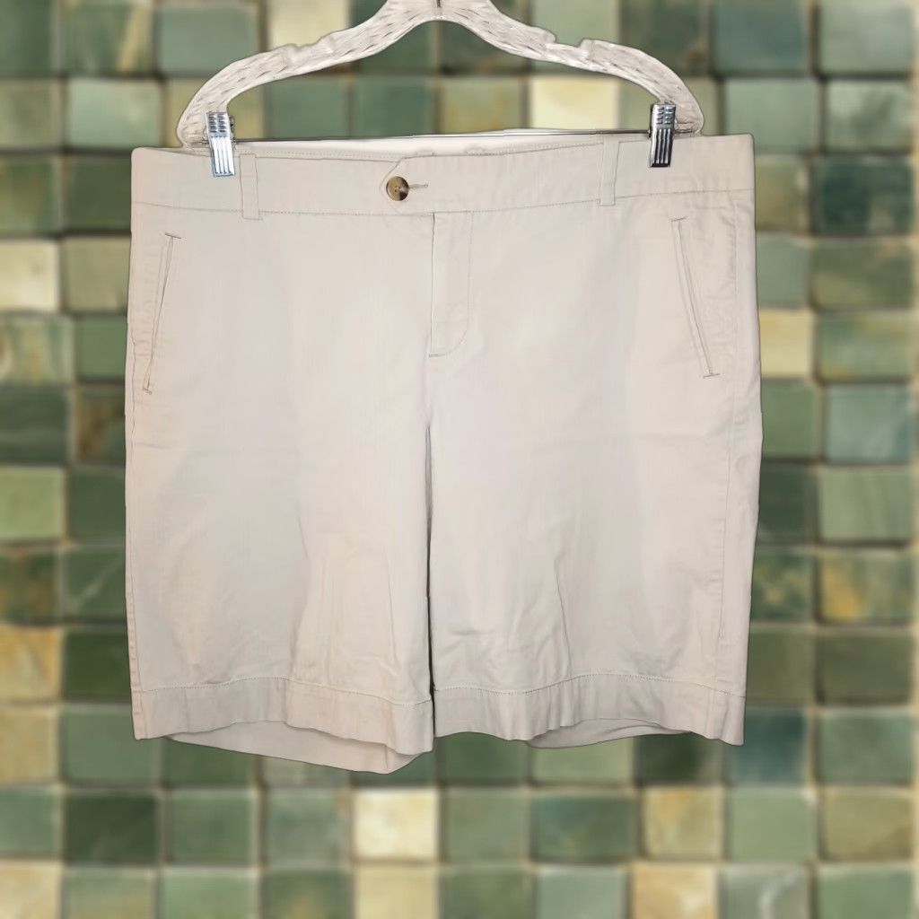 Dockers DOCKERS Beige Chino Shorts Womens Size 16 Regular Size 38" / US 16 / IT 52 - 1 Thumbnail