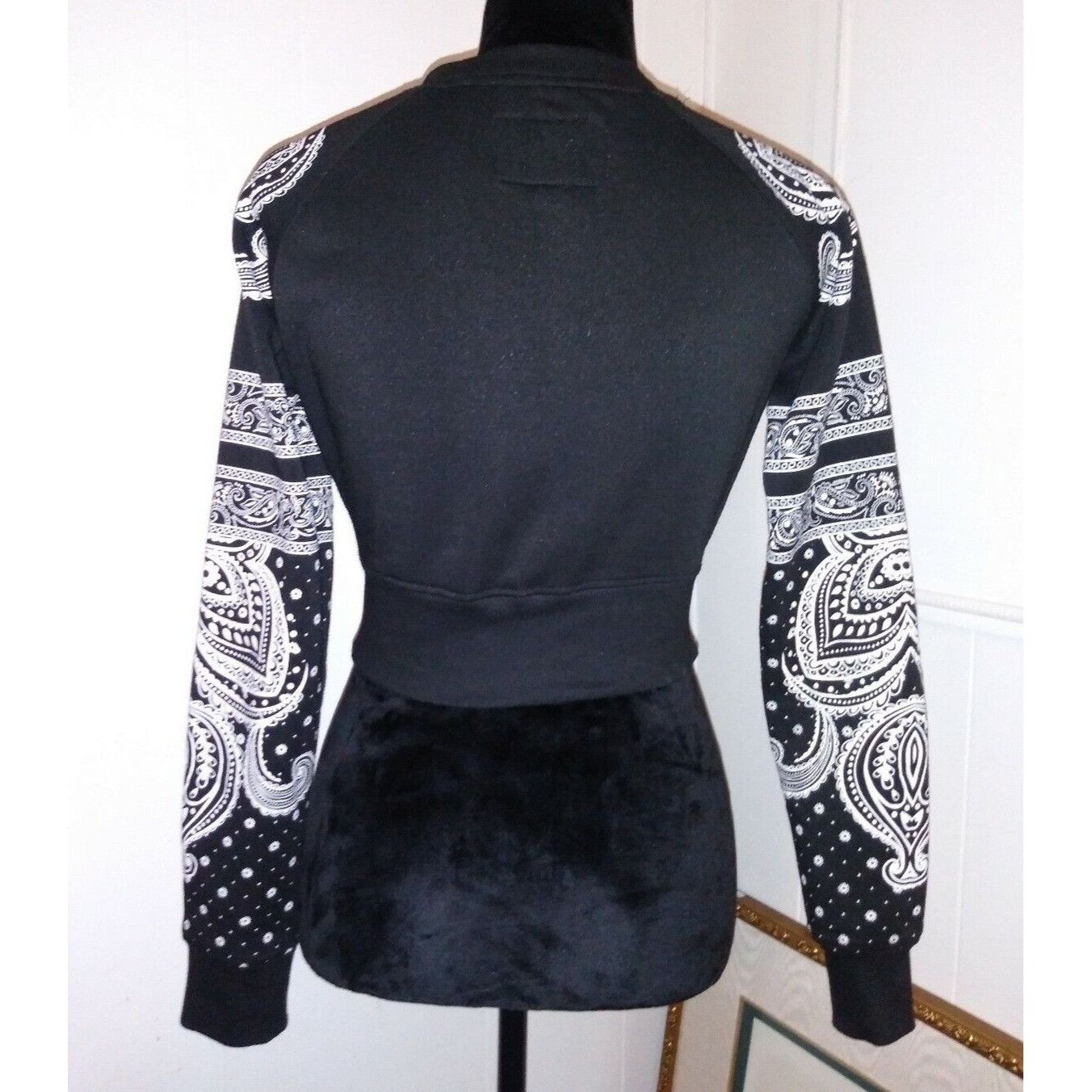 Vintage sweater sweatshirt Pullover Paisley cropped top Sz S/M Size M / US 6-8 / IT 42-44 - 3 Thumbnail