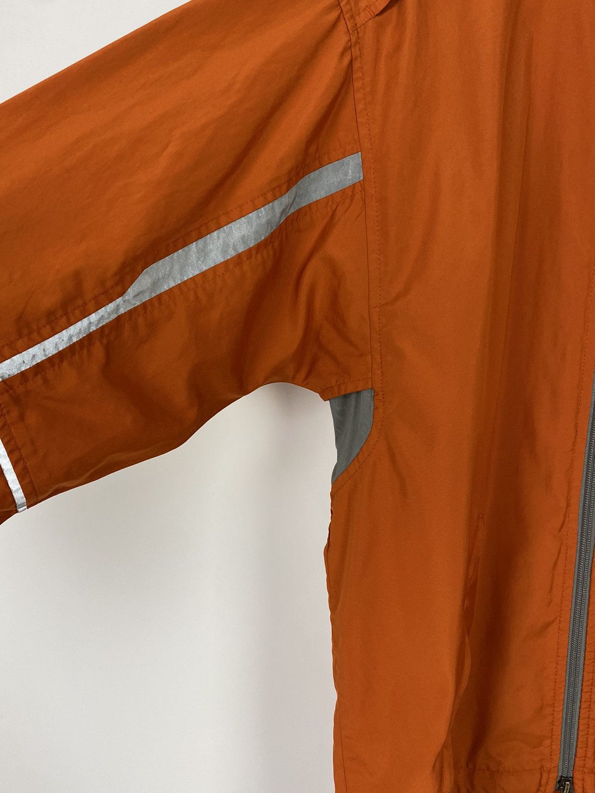 Vintage Y2K Vintage Nike Mini Swoosh Reflective Light Jacket Size US M / EU 48-50 / 2 - 5 Thumbnail