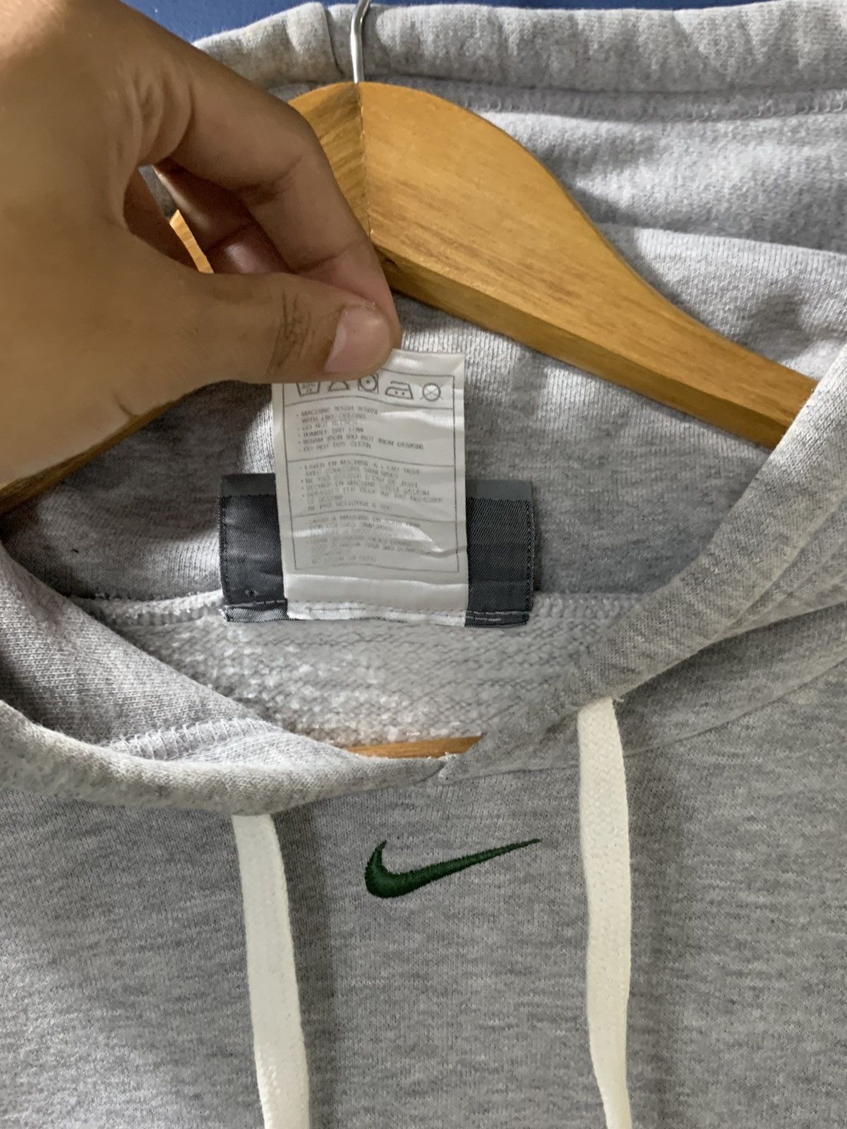 Nike × Vintage Rare Vintage Nike Mid Logo Athletics Hoodie Grey Size US L / EU 52-54 / 3 - 8 Thumbnail