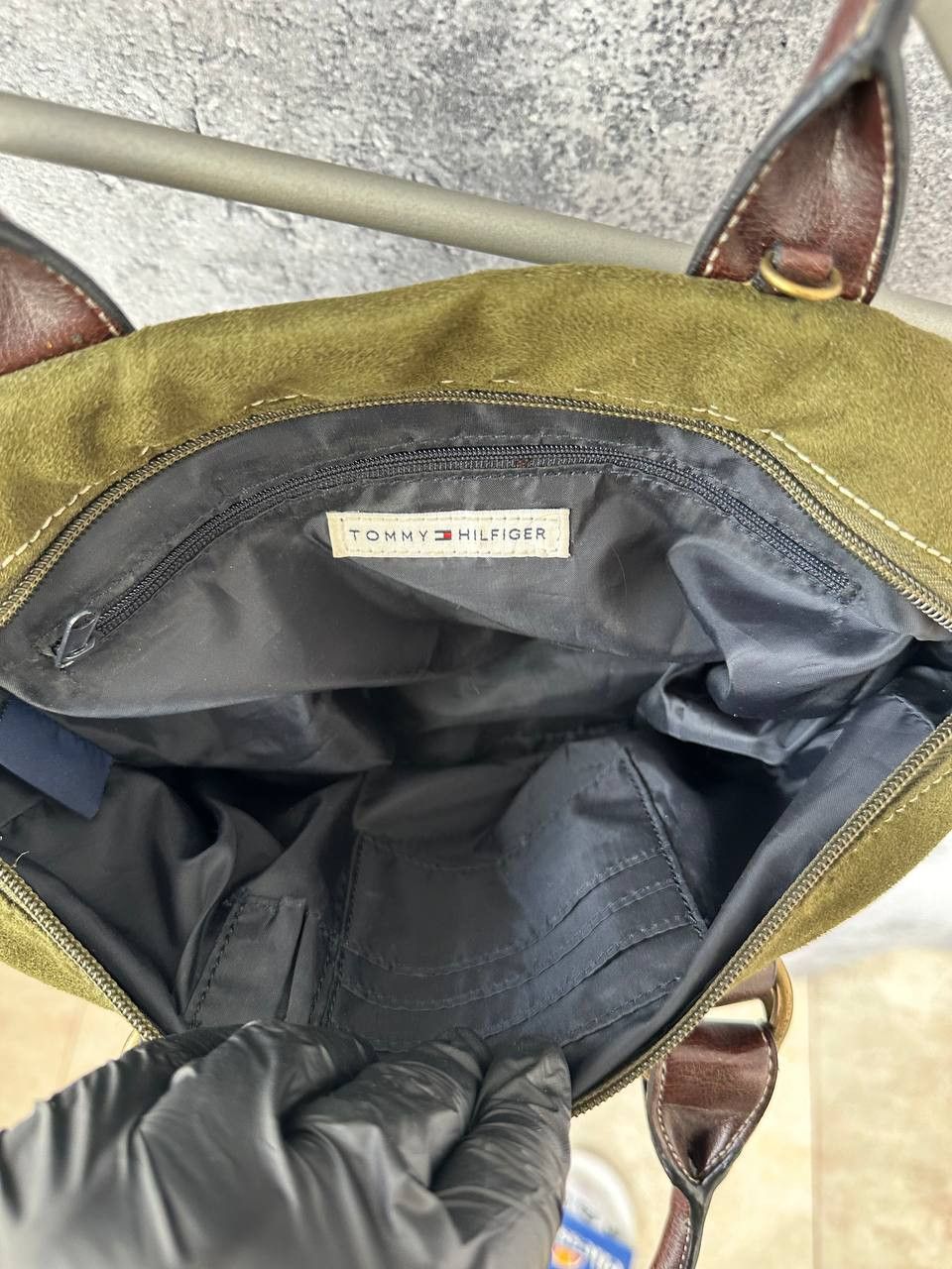 Tommy Hilfiger Y2k Tommy Hilfiger Suede Demi East West Mini Baguette Bag Size ONE SIZE - 9 Thumbnail
