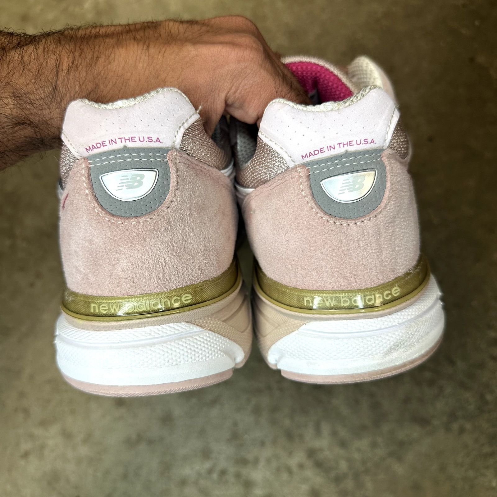 New Balance New Balance 990v4 'Breast Cancer Awareness' Size US 11.5 / EU 44-45 - 6 Thumbnail