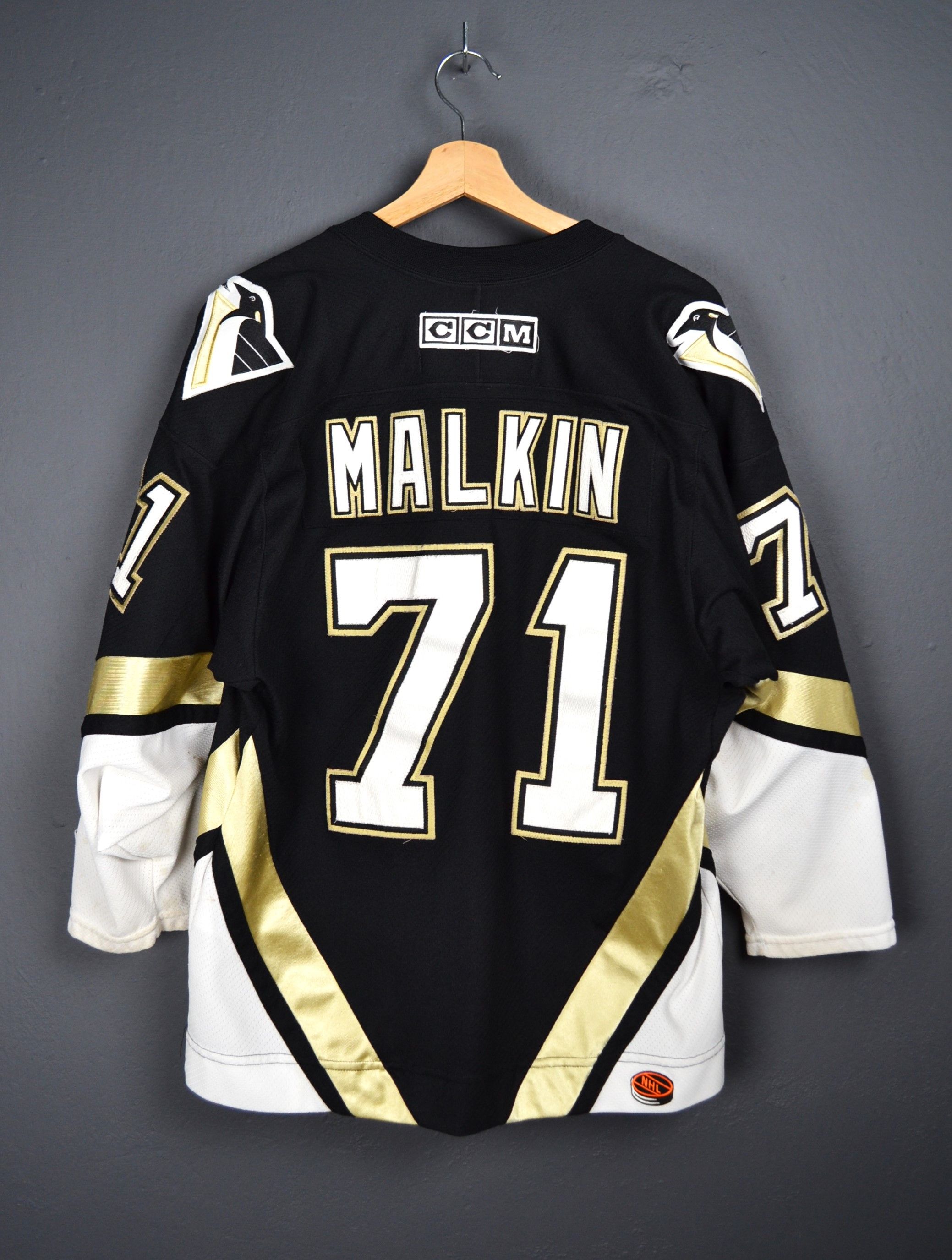 Ccm Pittsburgh Penguins Vintage Malkin 71 CCM Jersey Fight Strap Size US S / EU 44-46 / 1 - 1 Thumbnail