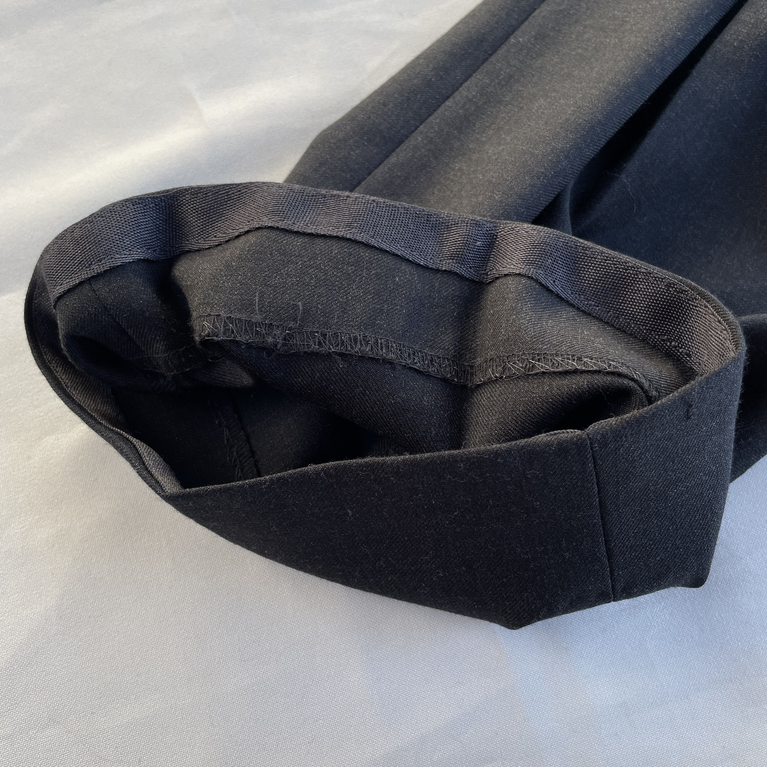 Charles Tyrwhitt Charles Tyrwhitt Solid Charcoal Gray Wool Suit Size 42R - 10 Thumbnail