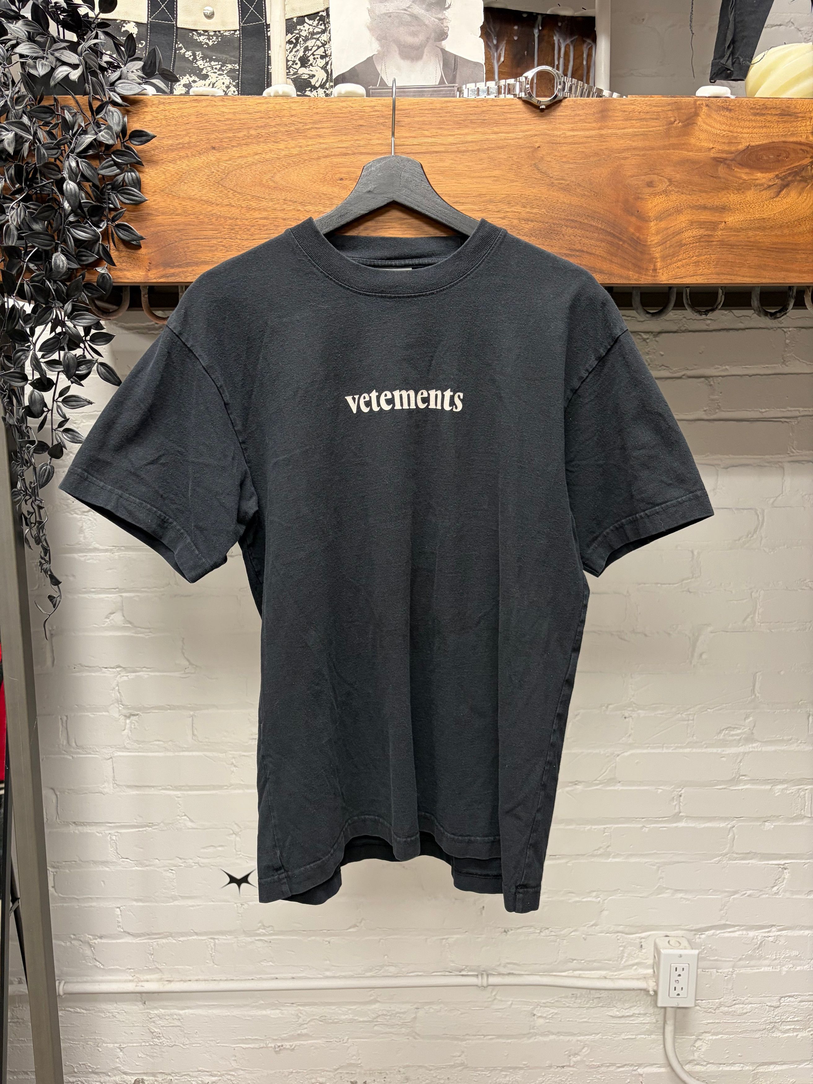 Vetements SS2020 Vetements ‘Shipping Label’ Black Logo T-Shirt Size US XS / EU 42 / 0 - 1 Thumbnail