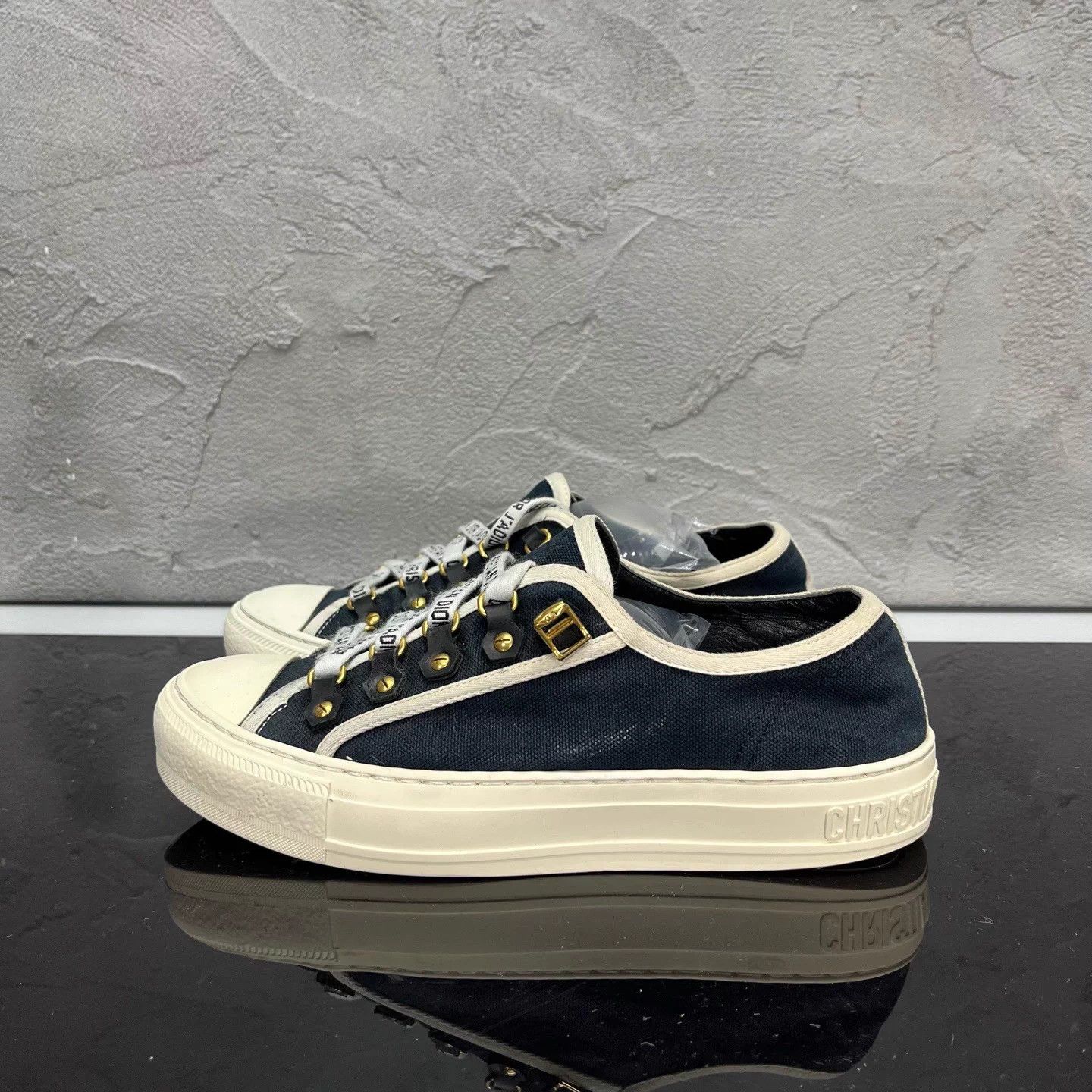 Dior DIOR Lace-Up Slogan Sneakers EU 37 Size US 6 / IT 36 - 4 Thumbnail