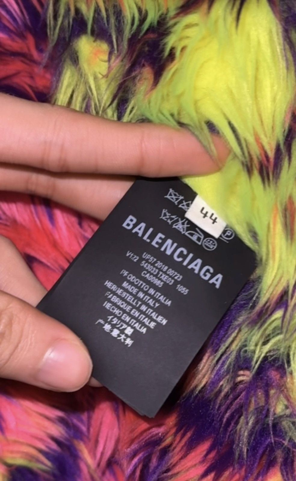 Balenciaga BALENCIAGA FW18 FAUX FUR JACKET Size US XS / EU 42 / 0 - 3 Thumbnail