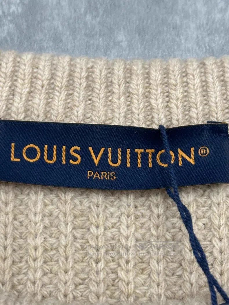 Louis Vuitton Louis Vuitton 26 New Wool Long Sleeve Sweater Size US XL / EU 56 / 4 - 4 Thumbnail