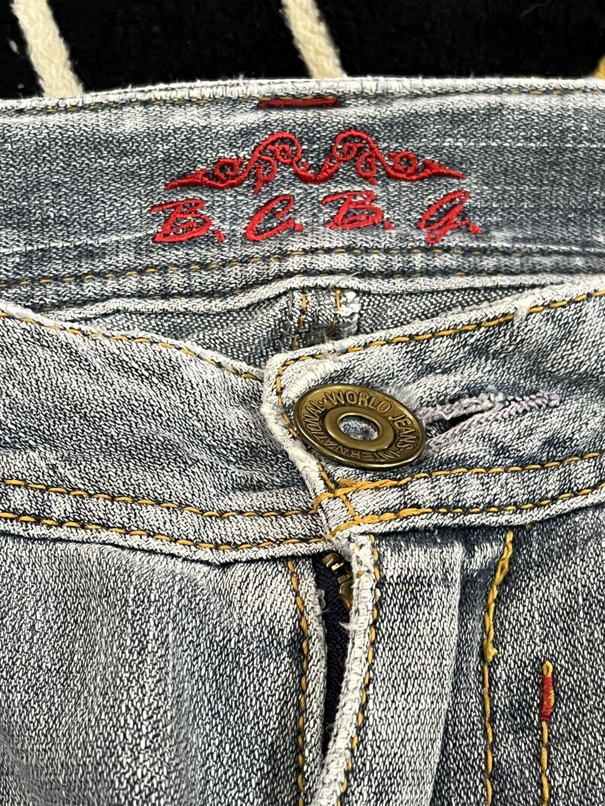 BCBGeneration × Bcbgmaxazria × Japanese Brand Vintage B.C.B.G Flare Distressed Denum Size US 31 - 8 Thumbnail