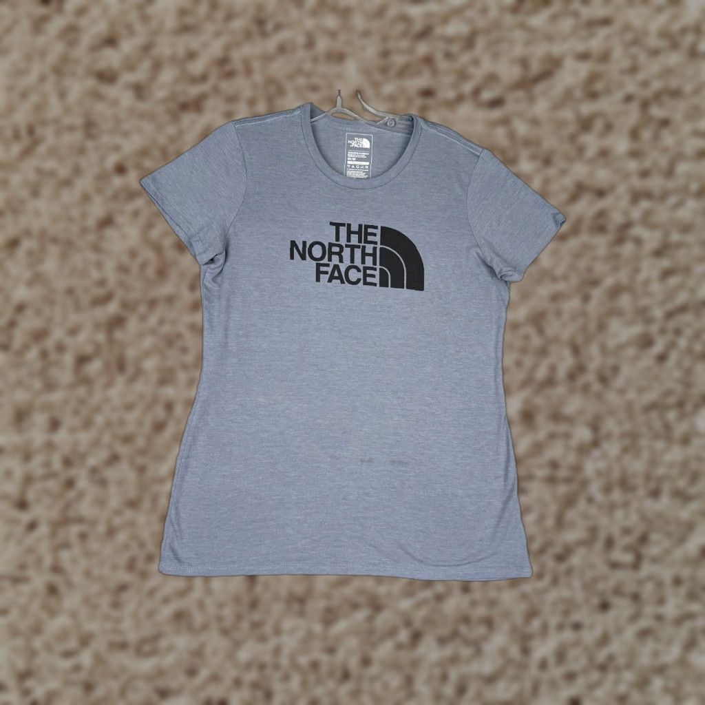 The North Face The North Face Shirt Women M Blue Short Sleeve Crew Neck Poly Blend Size M / US 6-8 / IT 42-44 - 1 Thumbnail