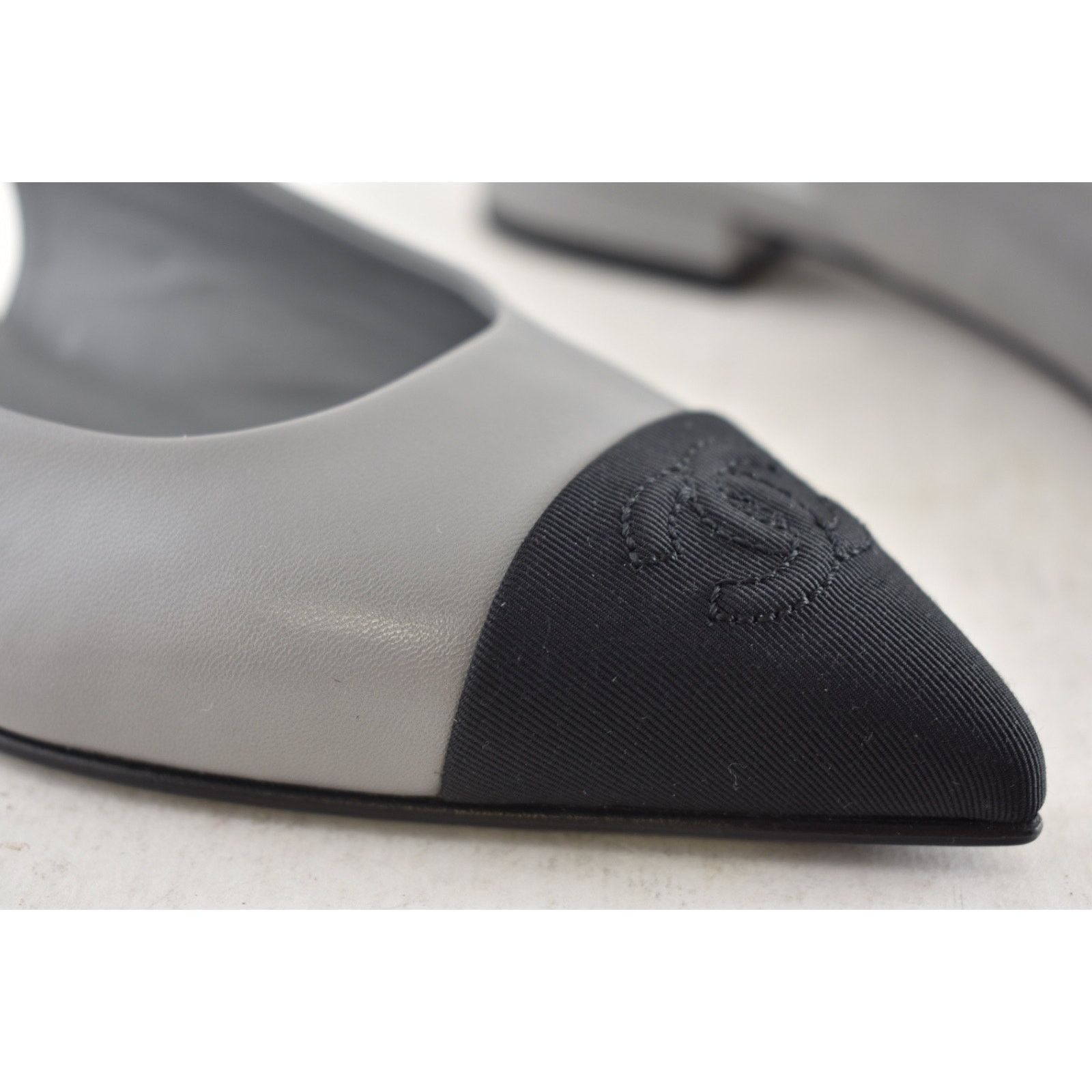 Chanel Chanel 24A Gray Leather Black CC Logo Slingback Flat 36c Size US 5 / IT 35 - 6 Thumbnail