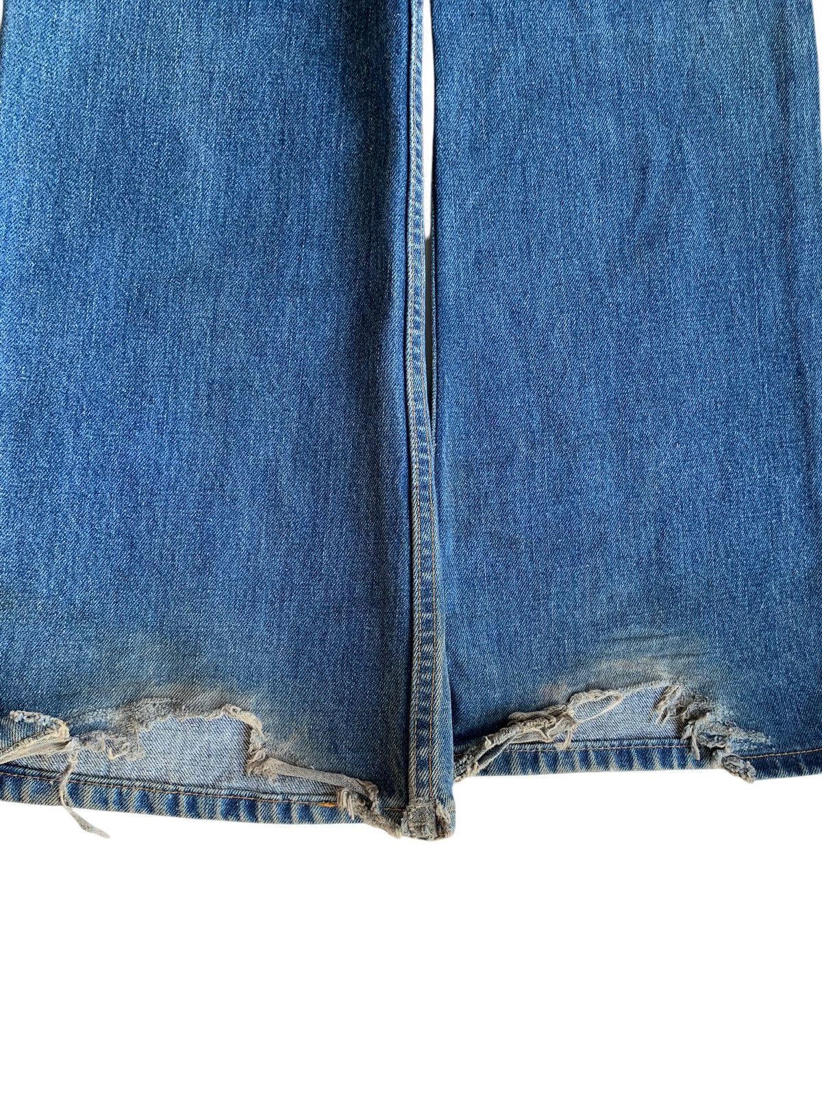 Tornado Mart VINTAGE FLARED LEVIS 646 BOOTCUT DISTRESSED DENIM Size US 32 / EU 48 - 17 Thumbnail