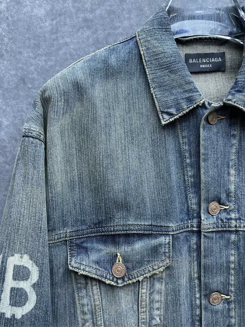 Balenciaga Balenciaga Double B Printed Koi Arm Denim Jacket Size US XS / EU 42 / 0 - 5 Thumbnail