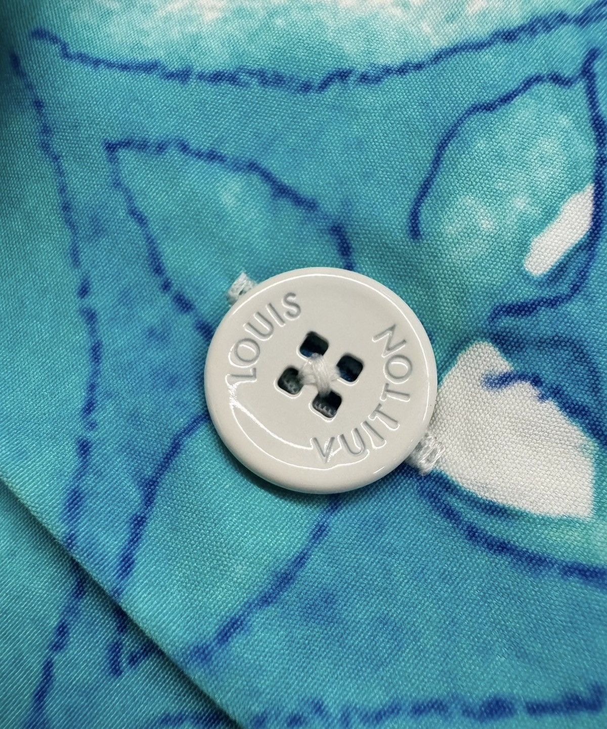 Louis Vuitton Louis Vuitton M Watercolor Monogram Button Up Shirt Size US M / EU 48-50 / 2 - 4 Thumbnail