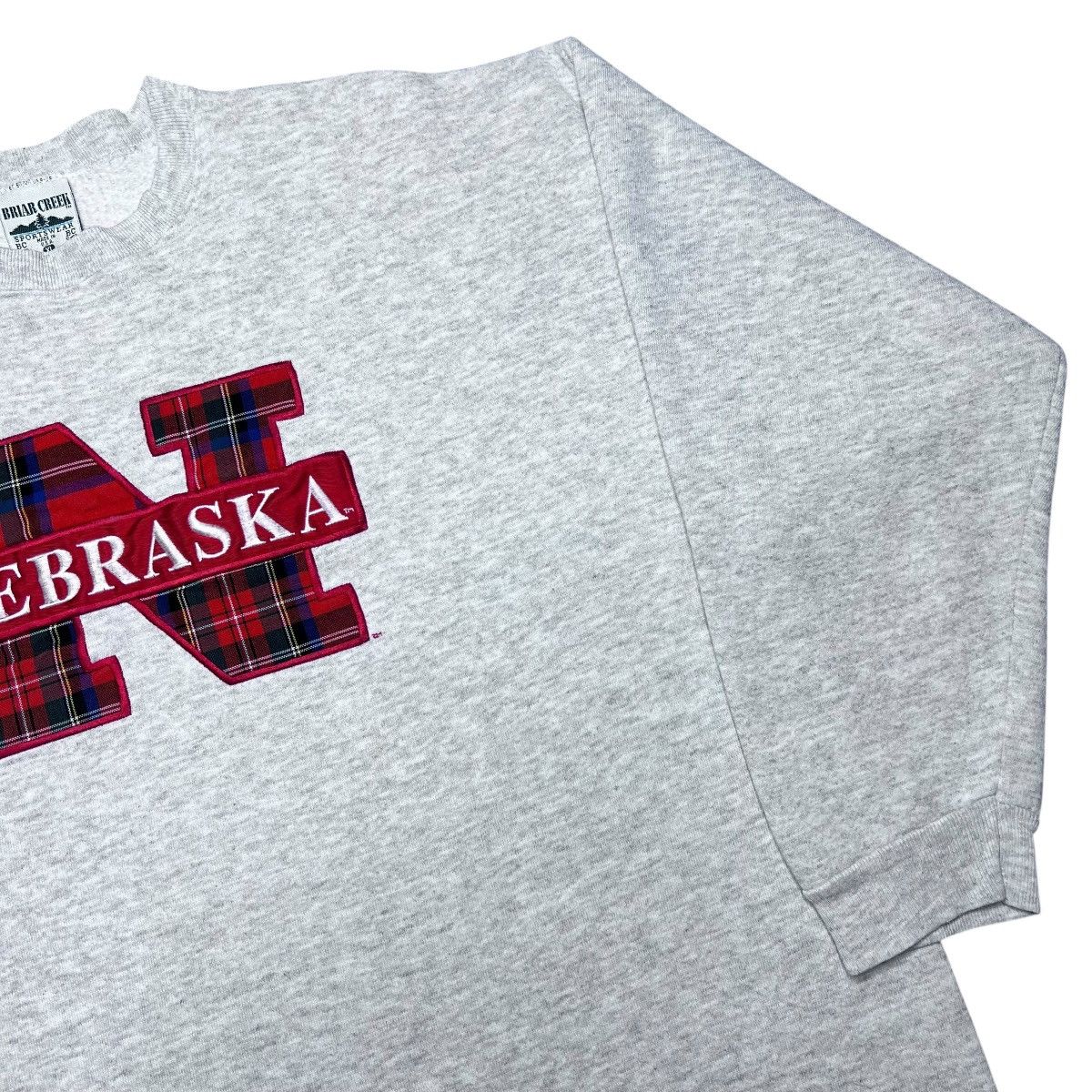 NCAA Vintage 90s NCAA Nebraska Cornhuskers Embroidered Sweatshirt Size US L / EU 52-54 / 3 - 15 Thumbnail